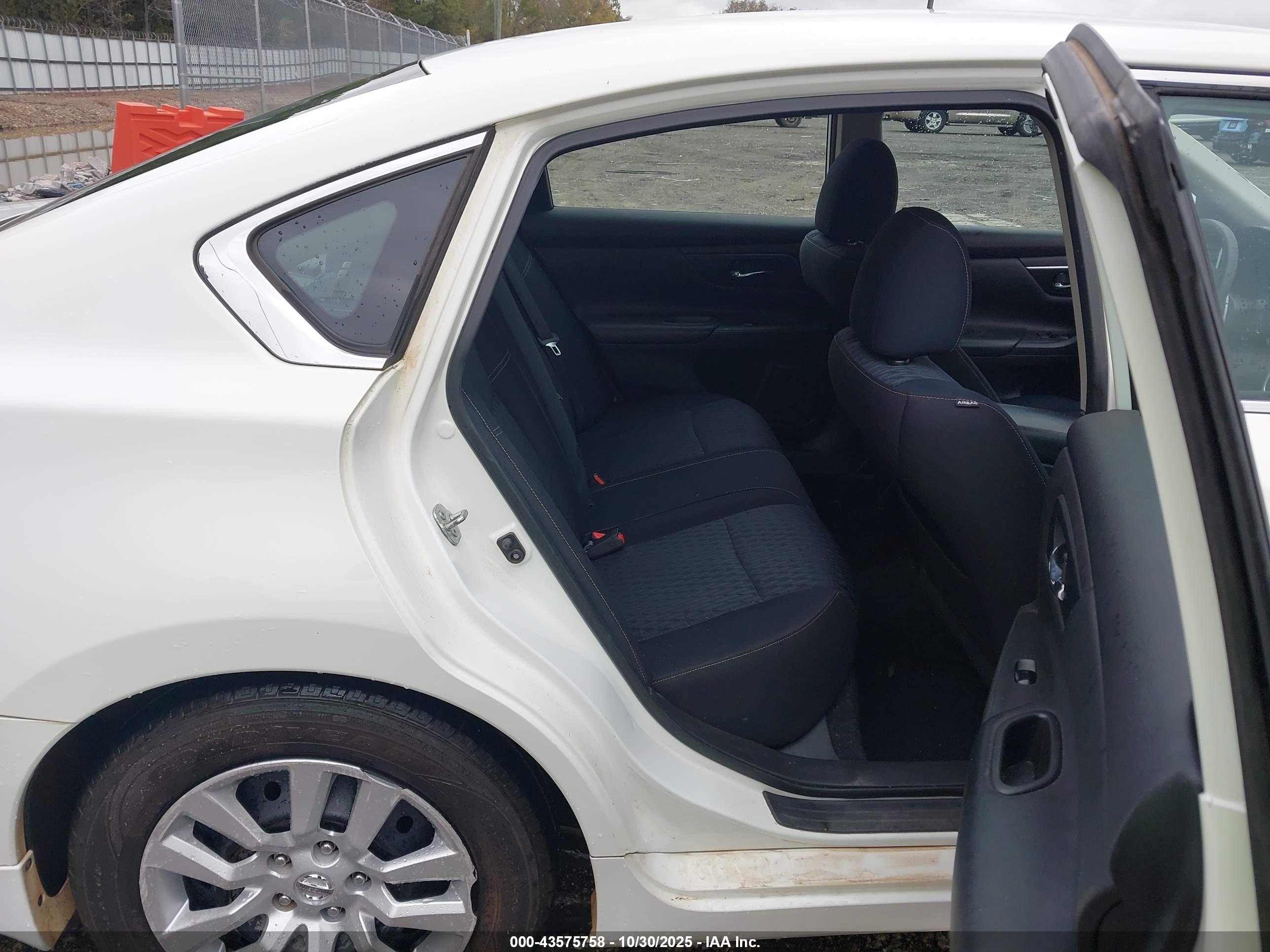 NISSAN ALTIMA image 8