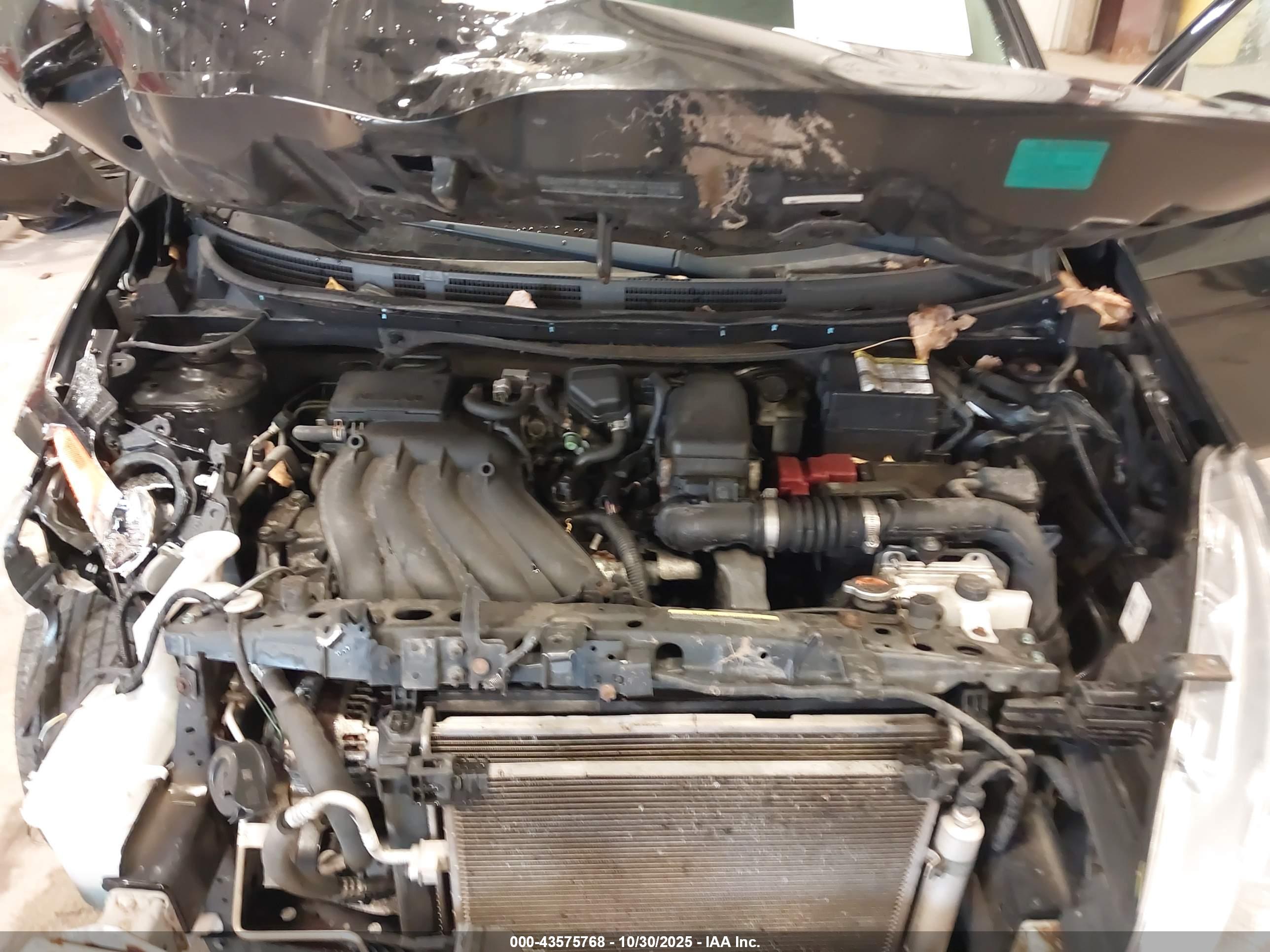 NISSAN VERSA image 10