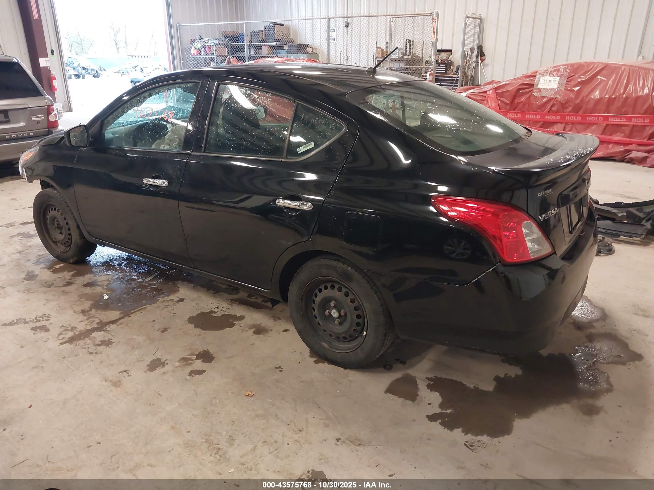 NISSAN VERSA image 3