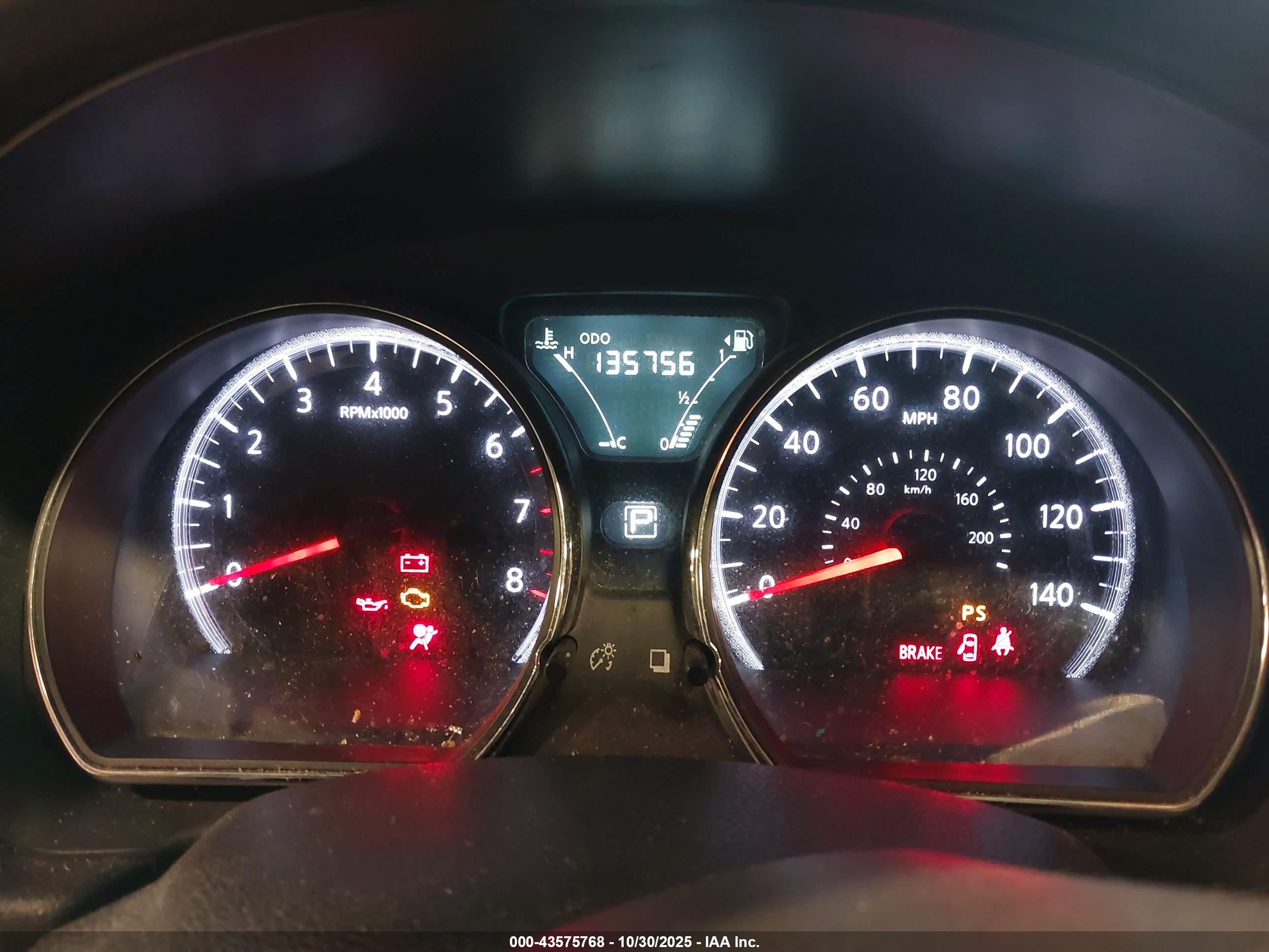 NISSAN VERSA image 7