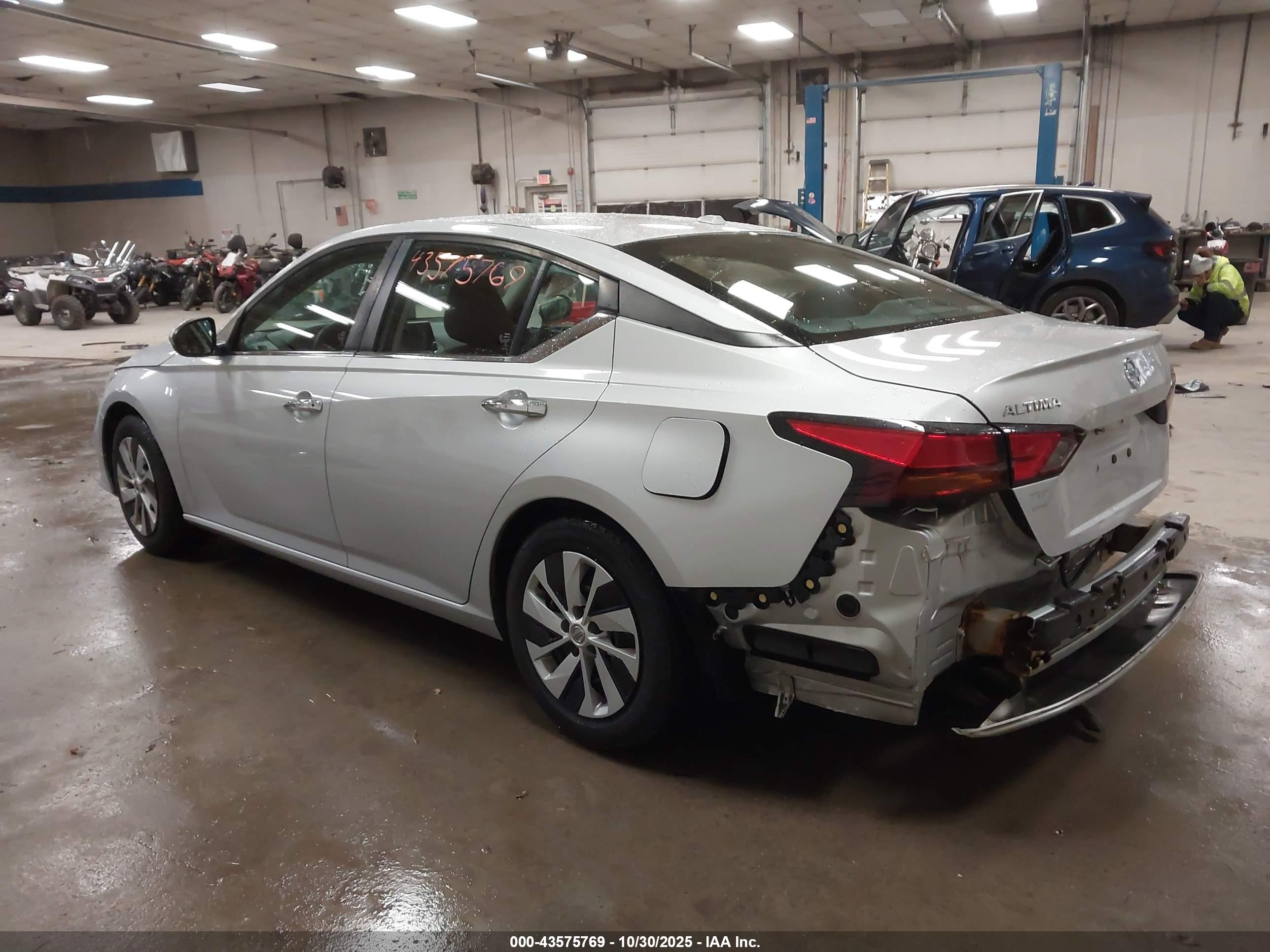 NISSAN ALTIMA image 3
