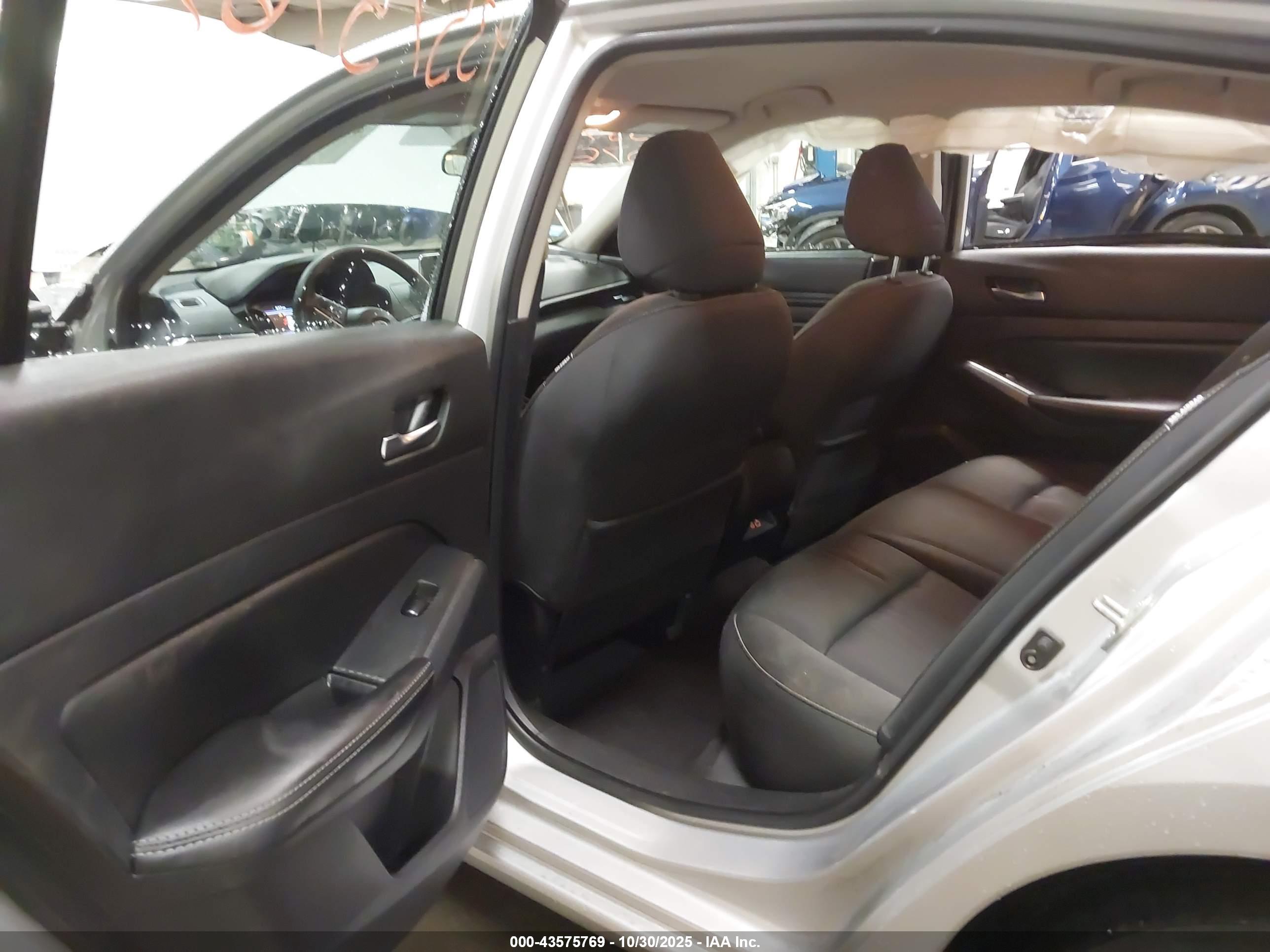 NISSAN ALTIMA image 8