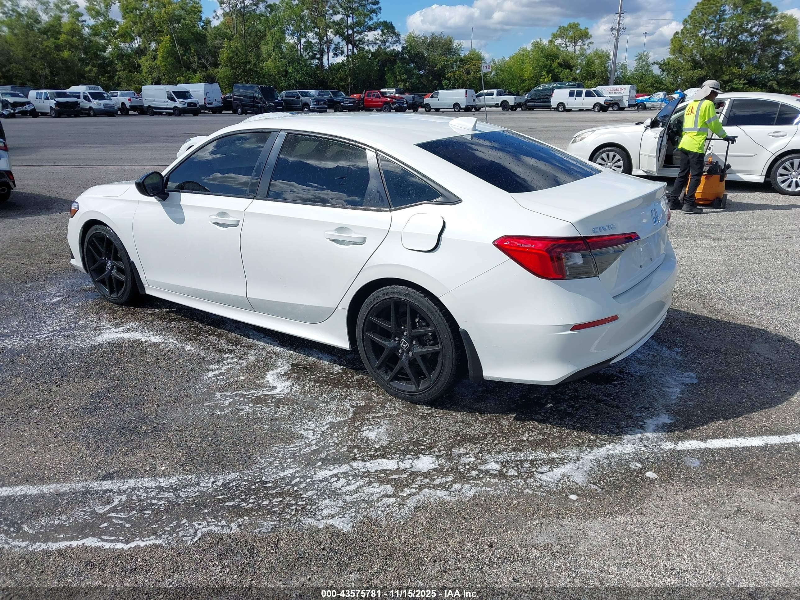 HONDA CIVIC image 3