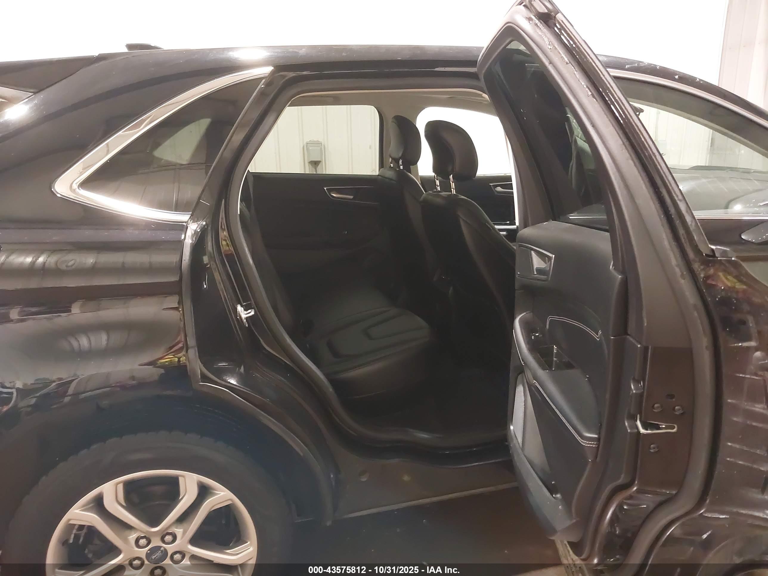 FORD EDGE image 8
