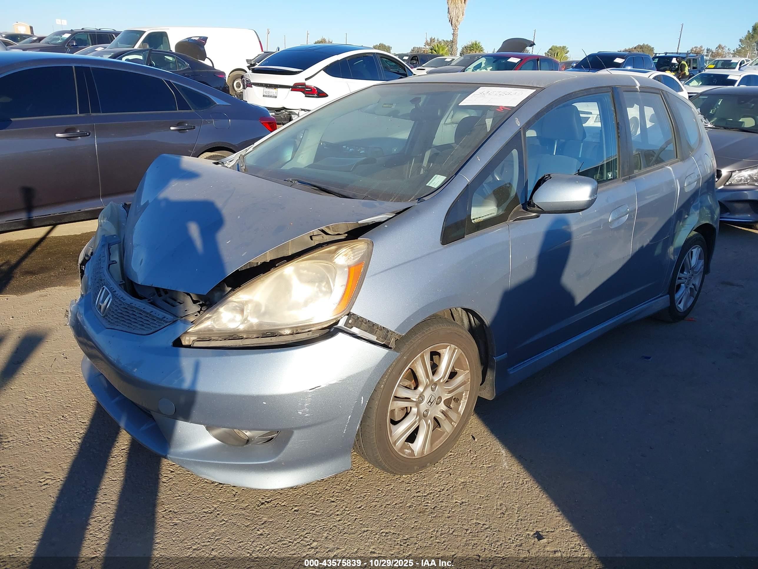 HONDA FIT image 2