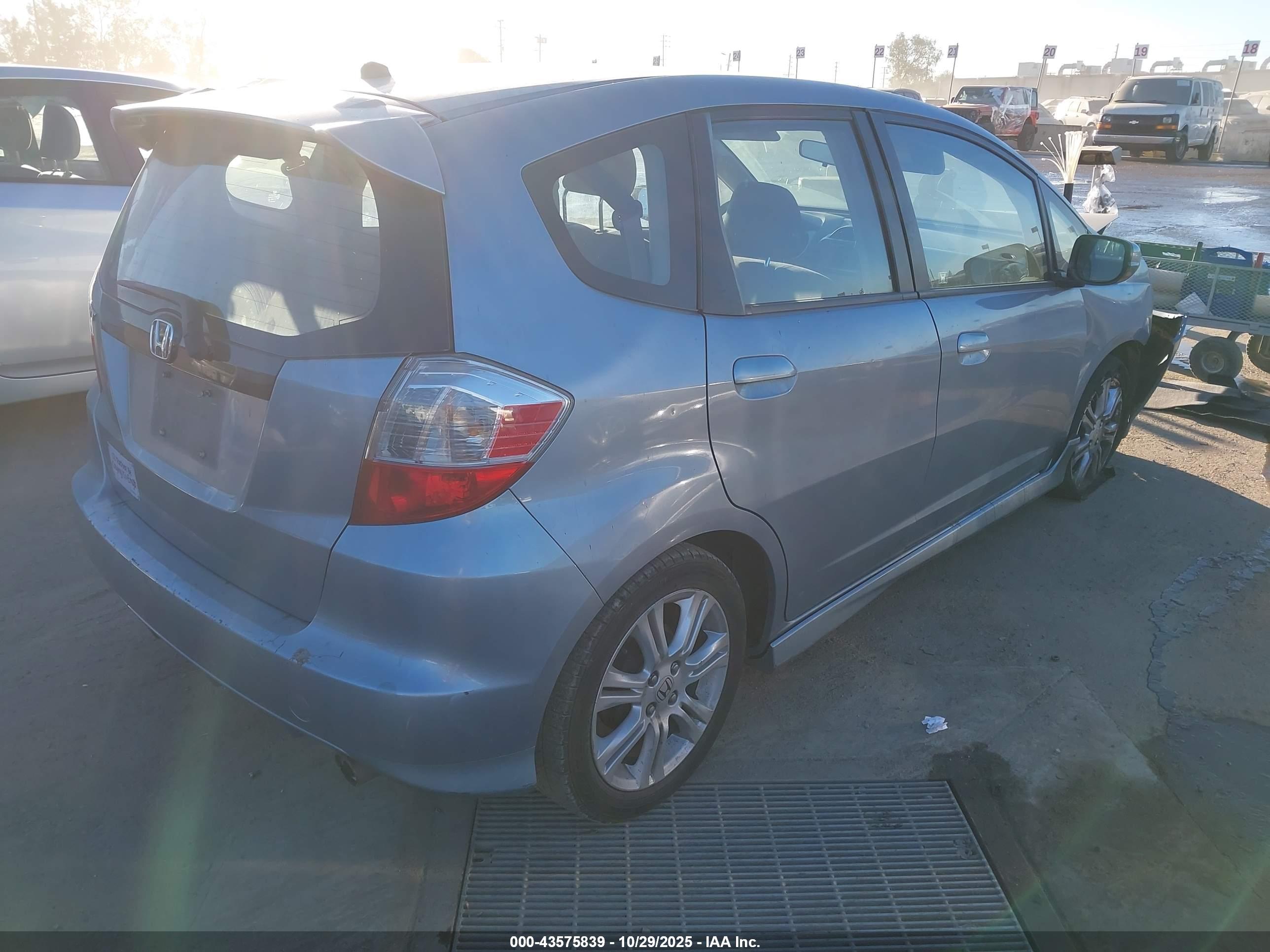 HONDA FIT image 4