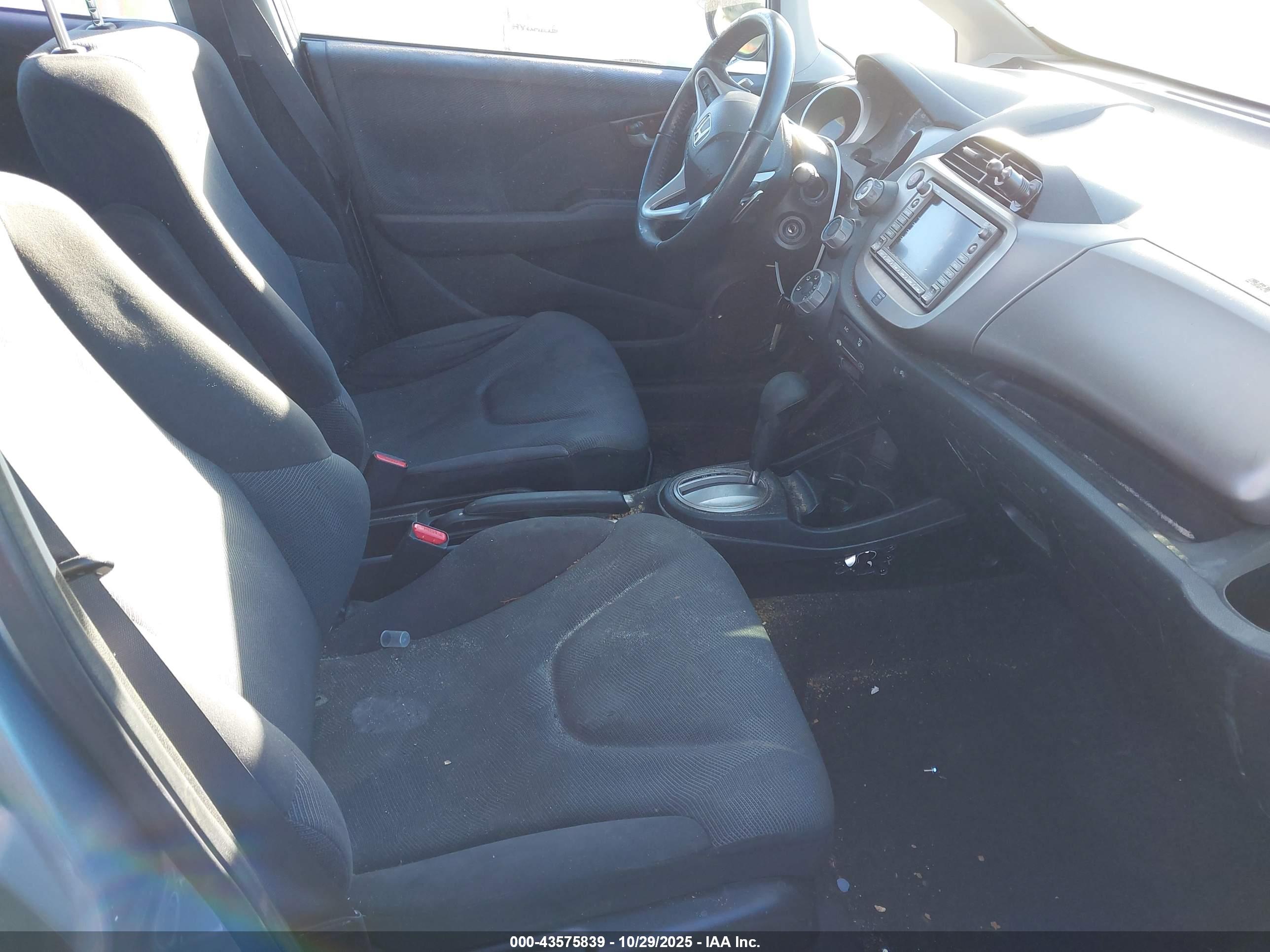 HONDA FIT image 5