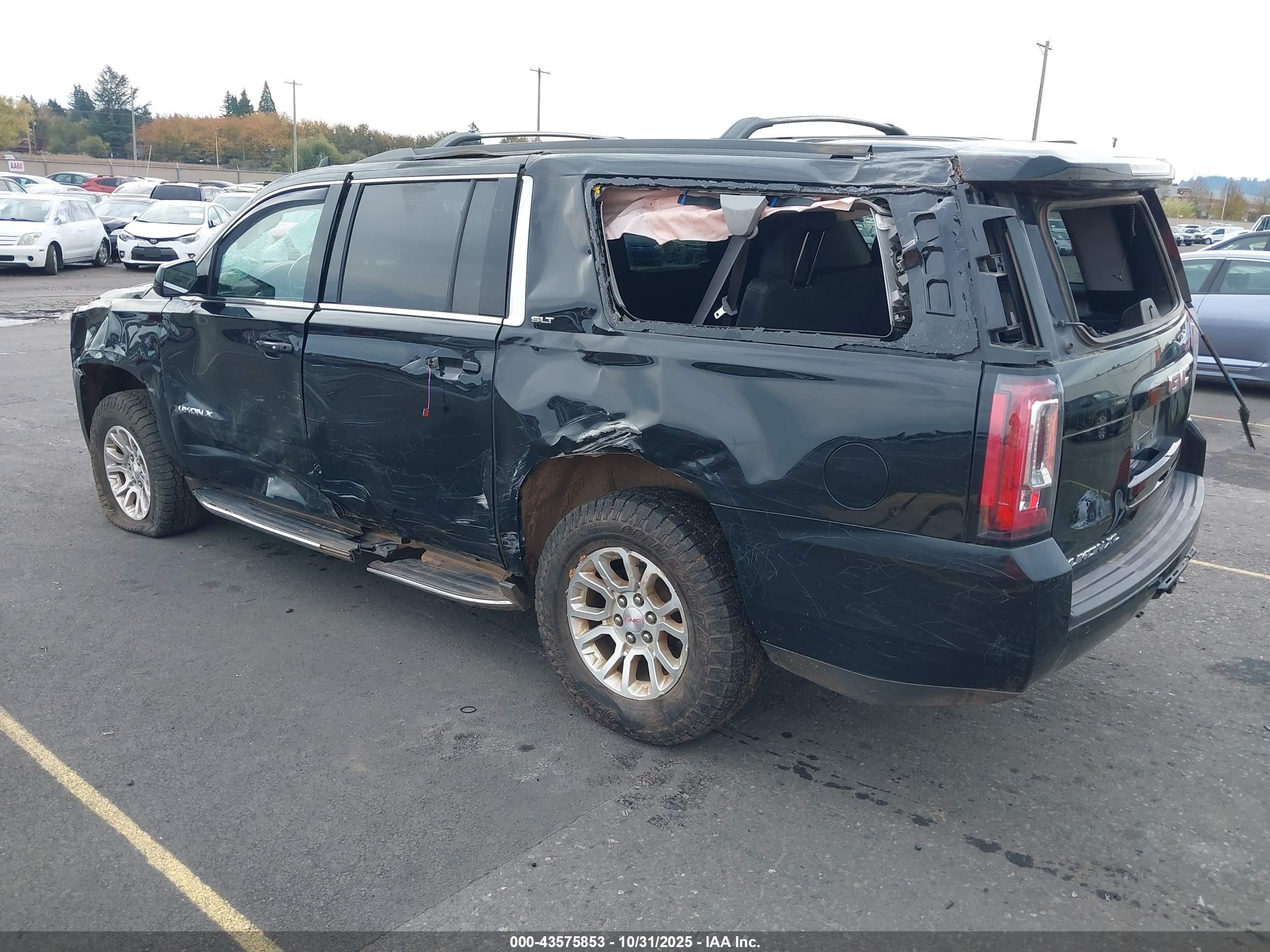 GMC YUKON image 3