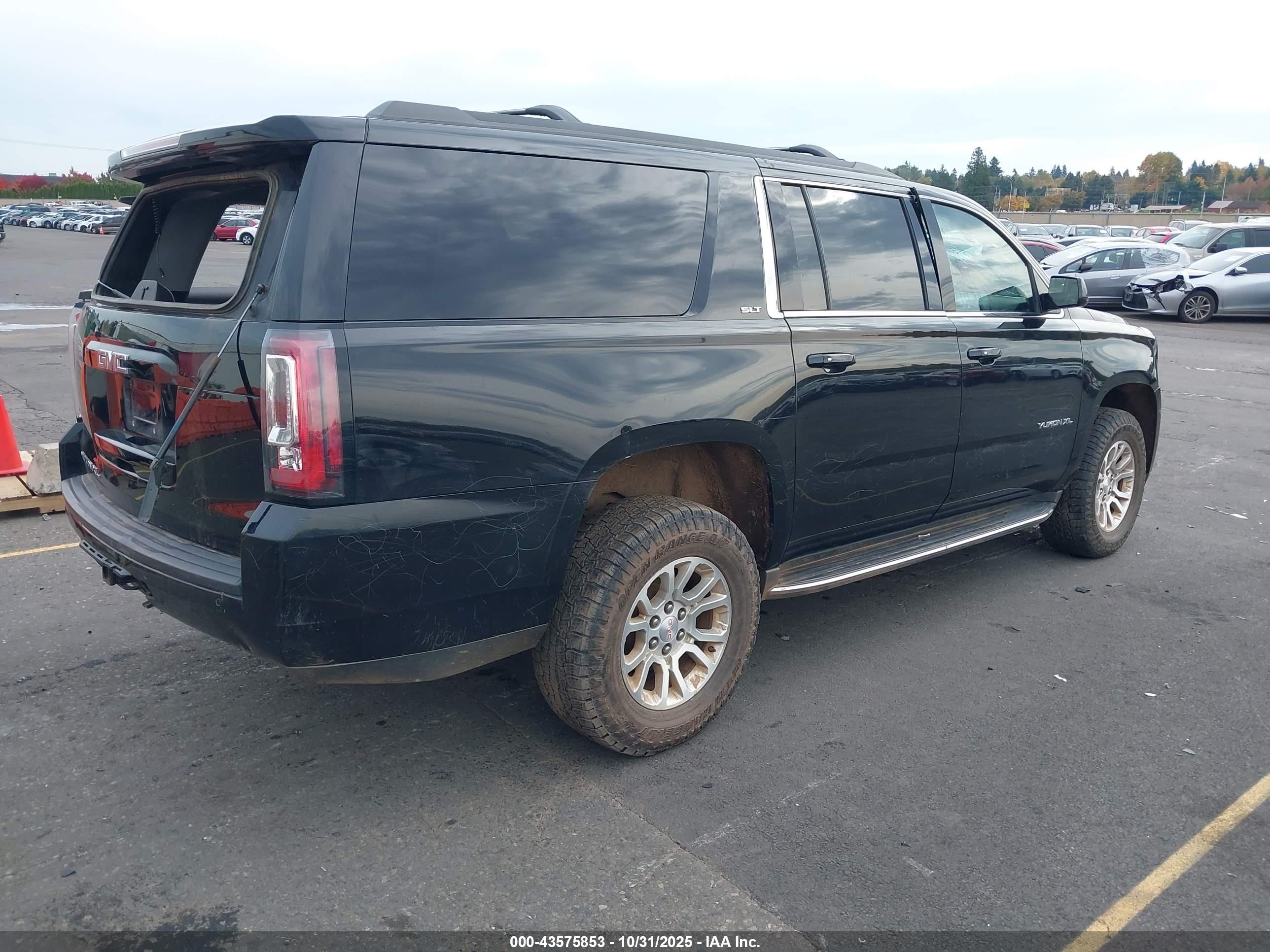 GMC YUKON image 4