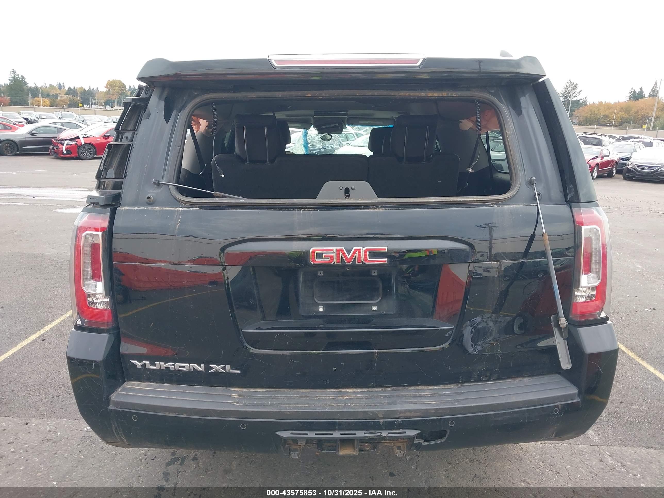 GMC YUKON image 6
