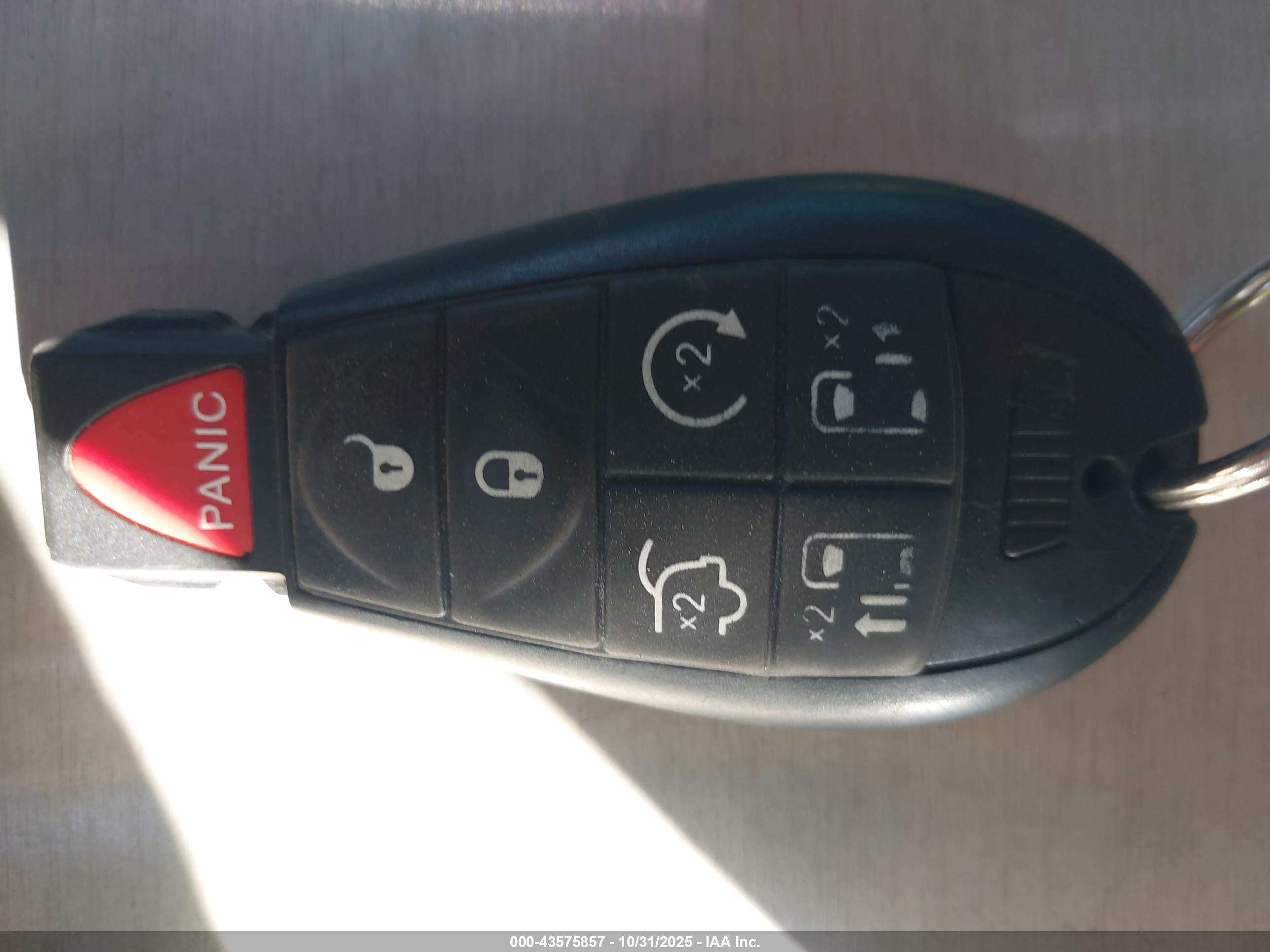CHRYSLER TOWN image 11