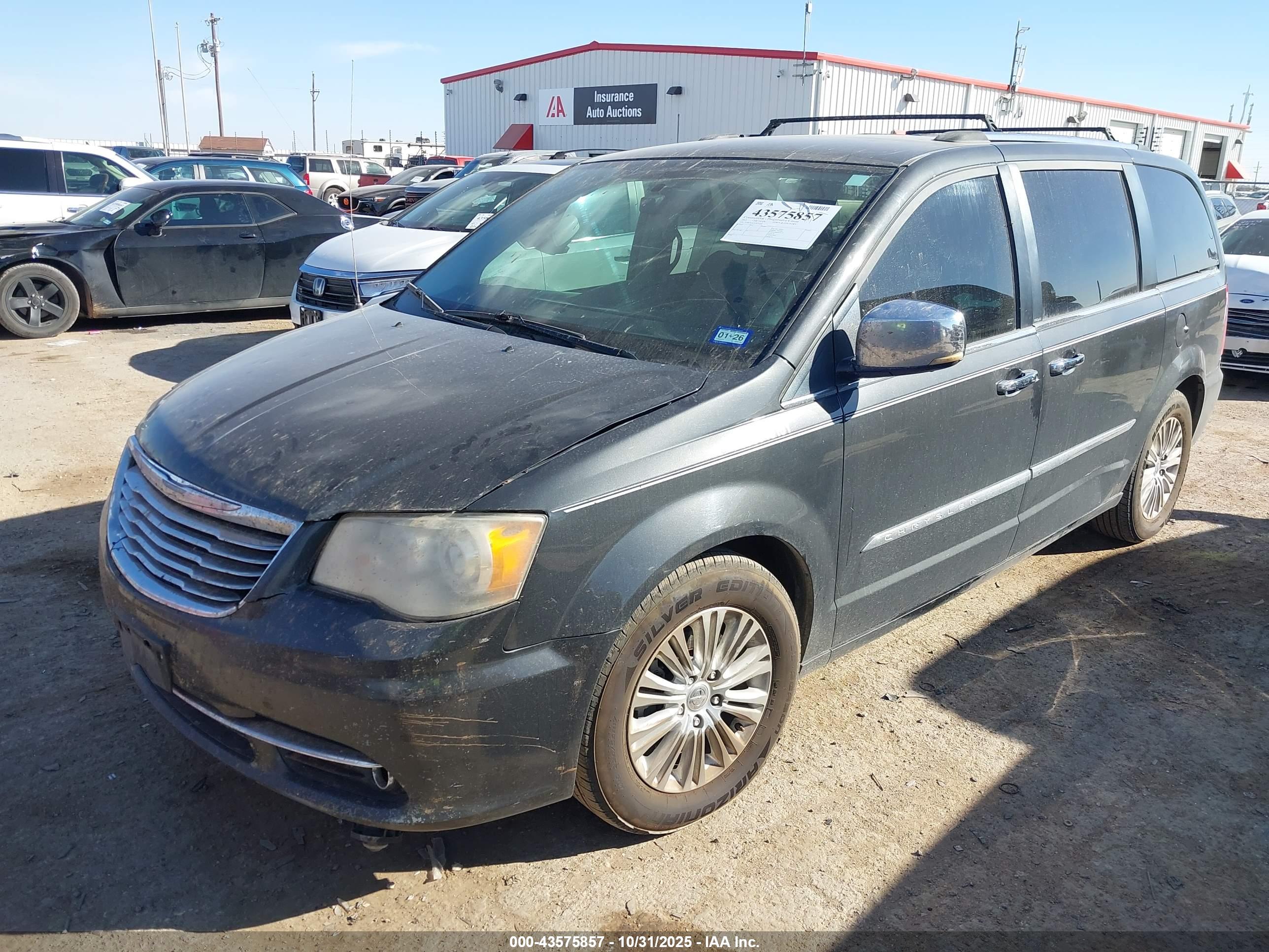 CHRYSLER TOWN image 2