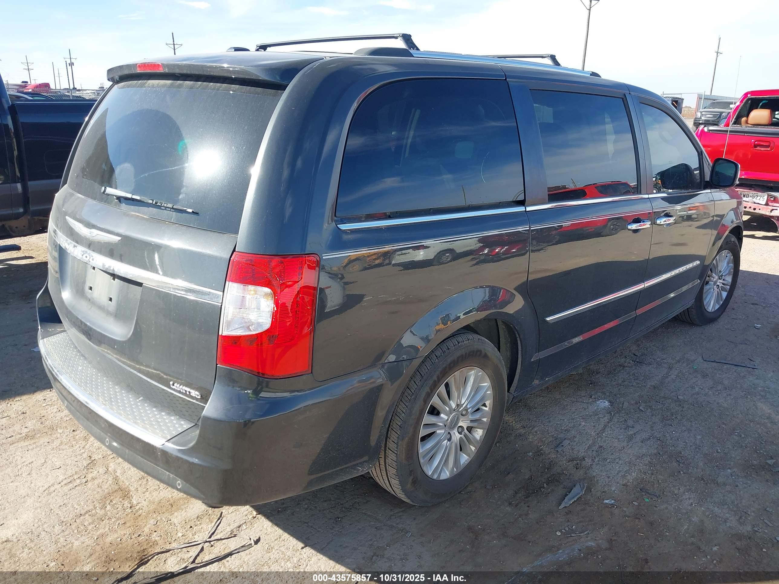 CHRYSLER TOWN image 4