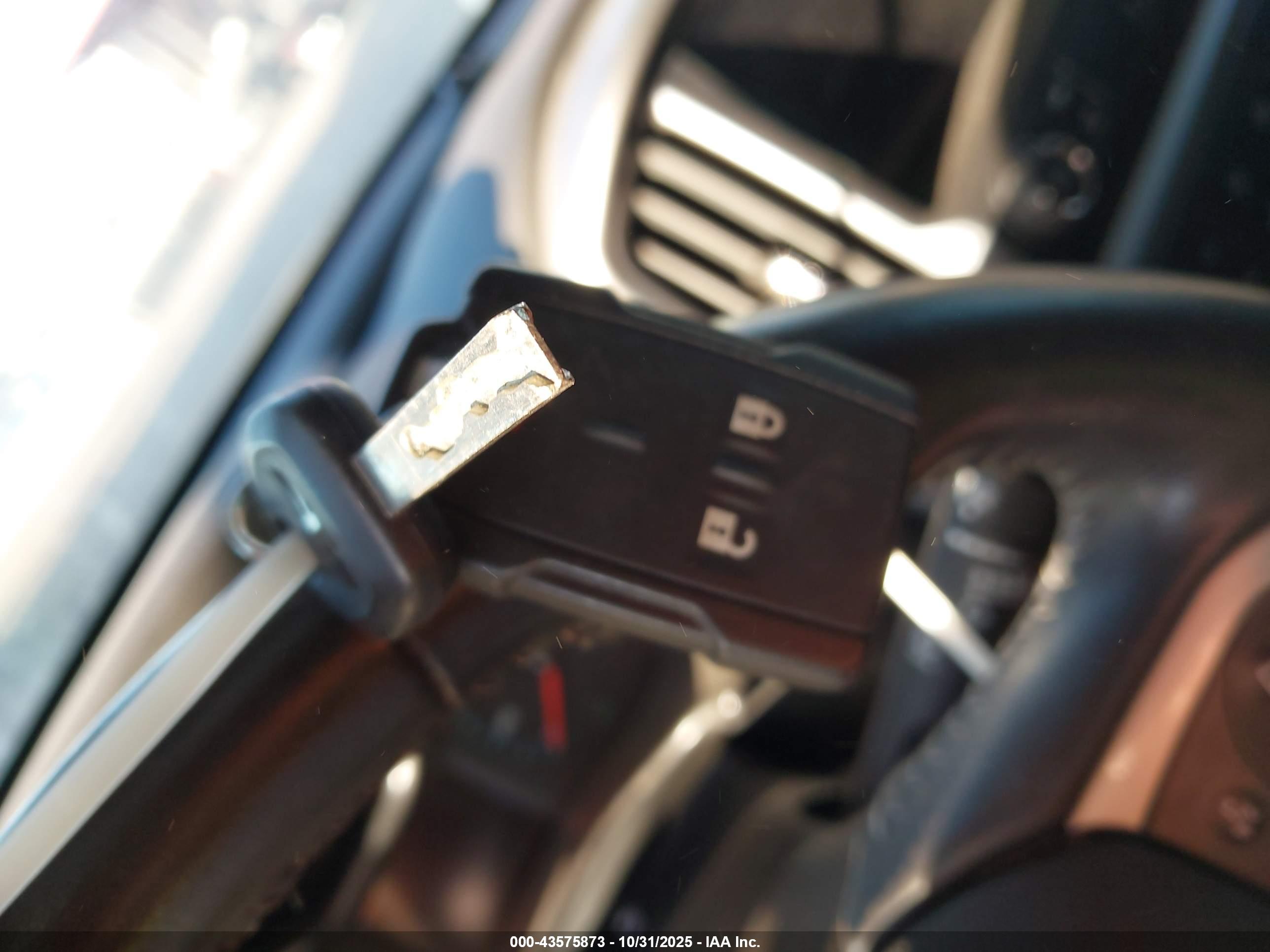 CHEVROLET COLORADO image 11