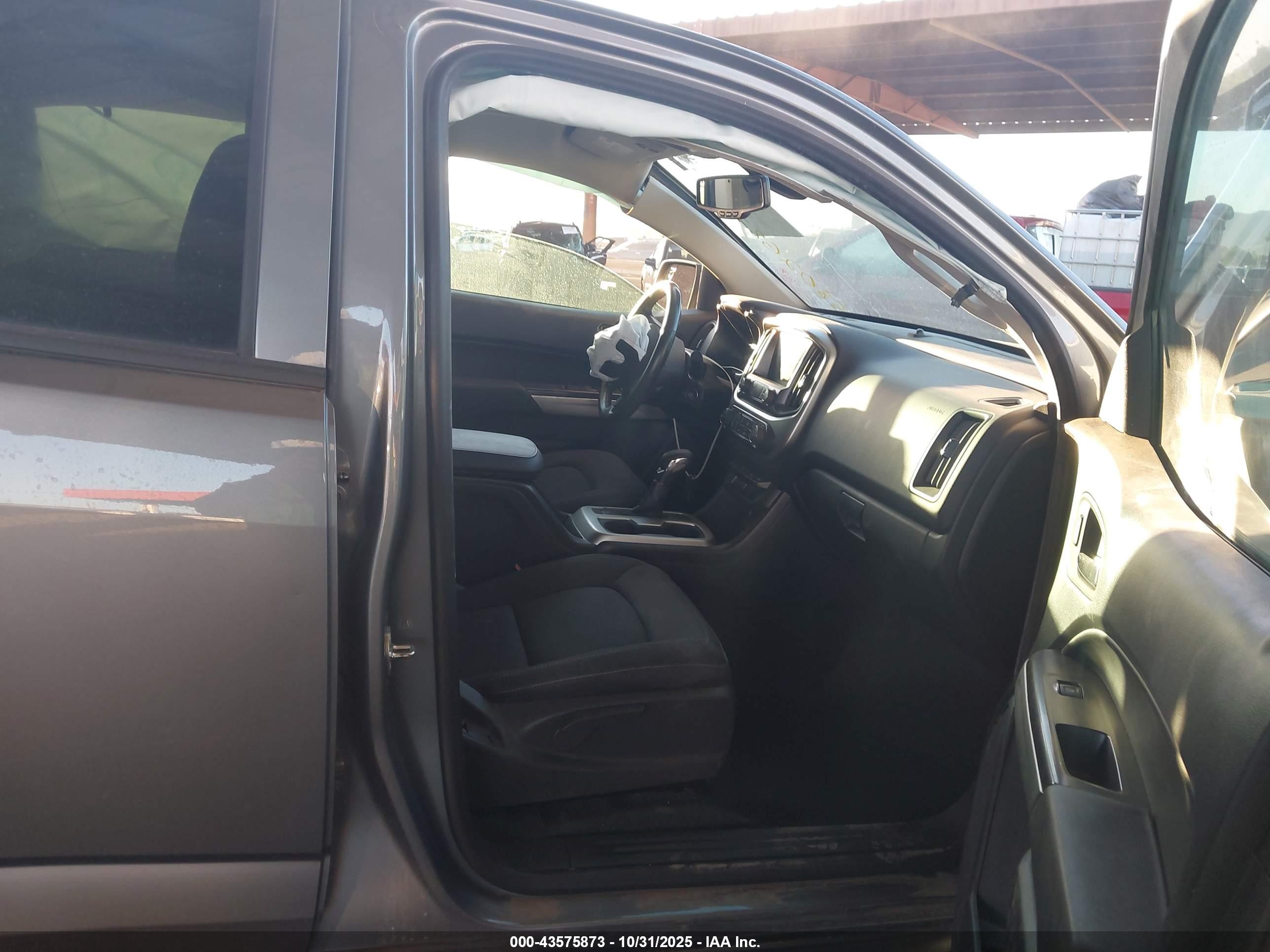 CHEVROLET COLORADO image 5