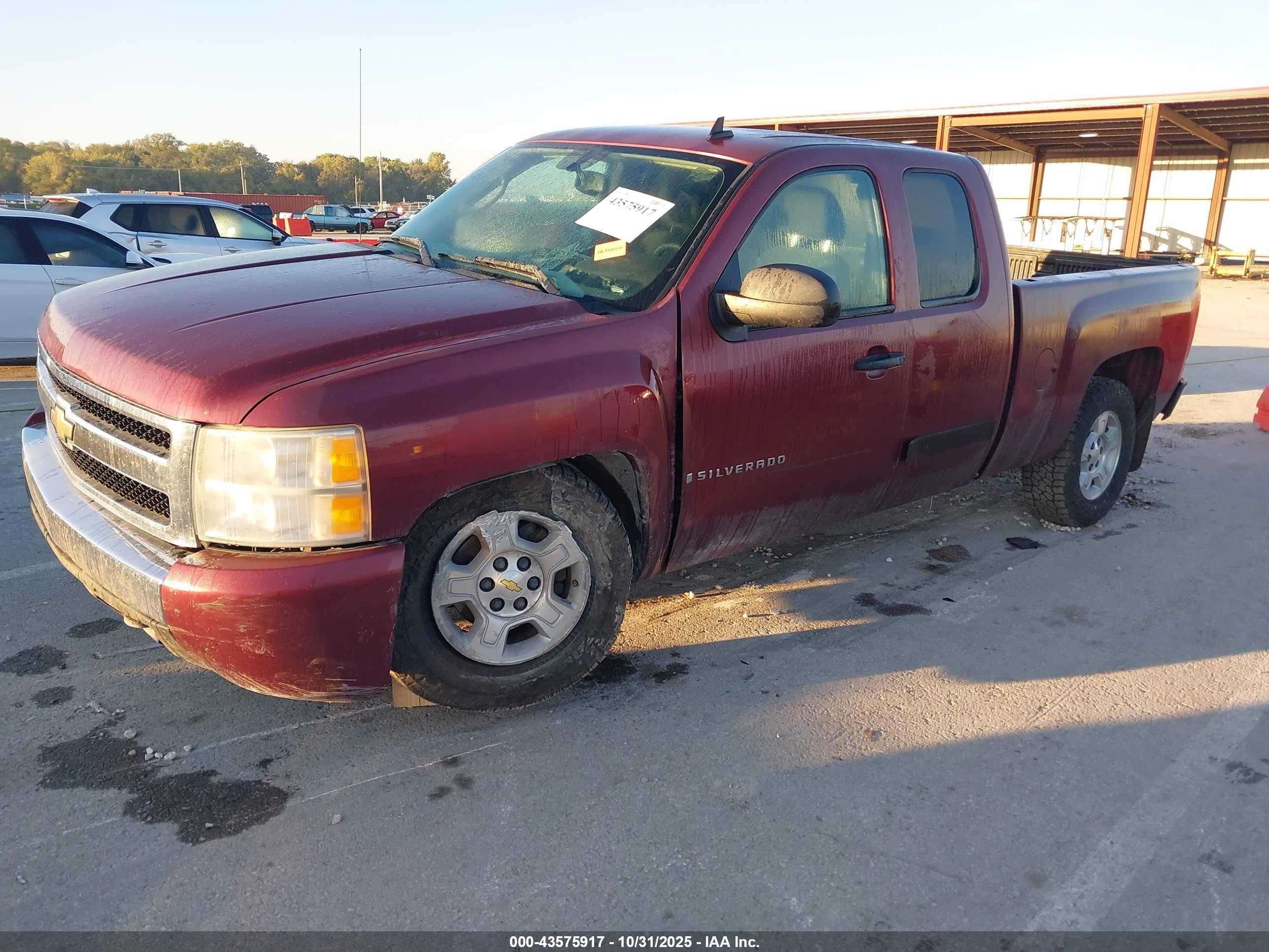 CHEVROLET SILVERADO image 2