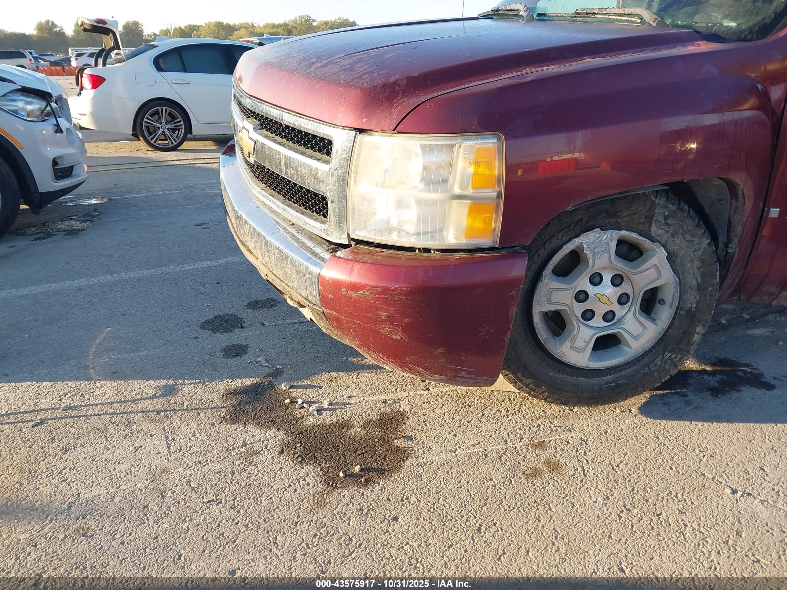 CHEVROLET SILVERADO image 6
