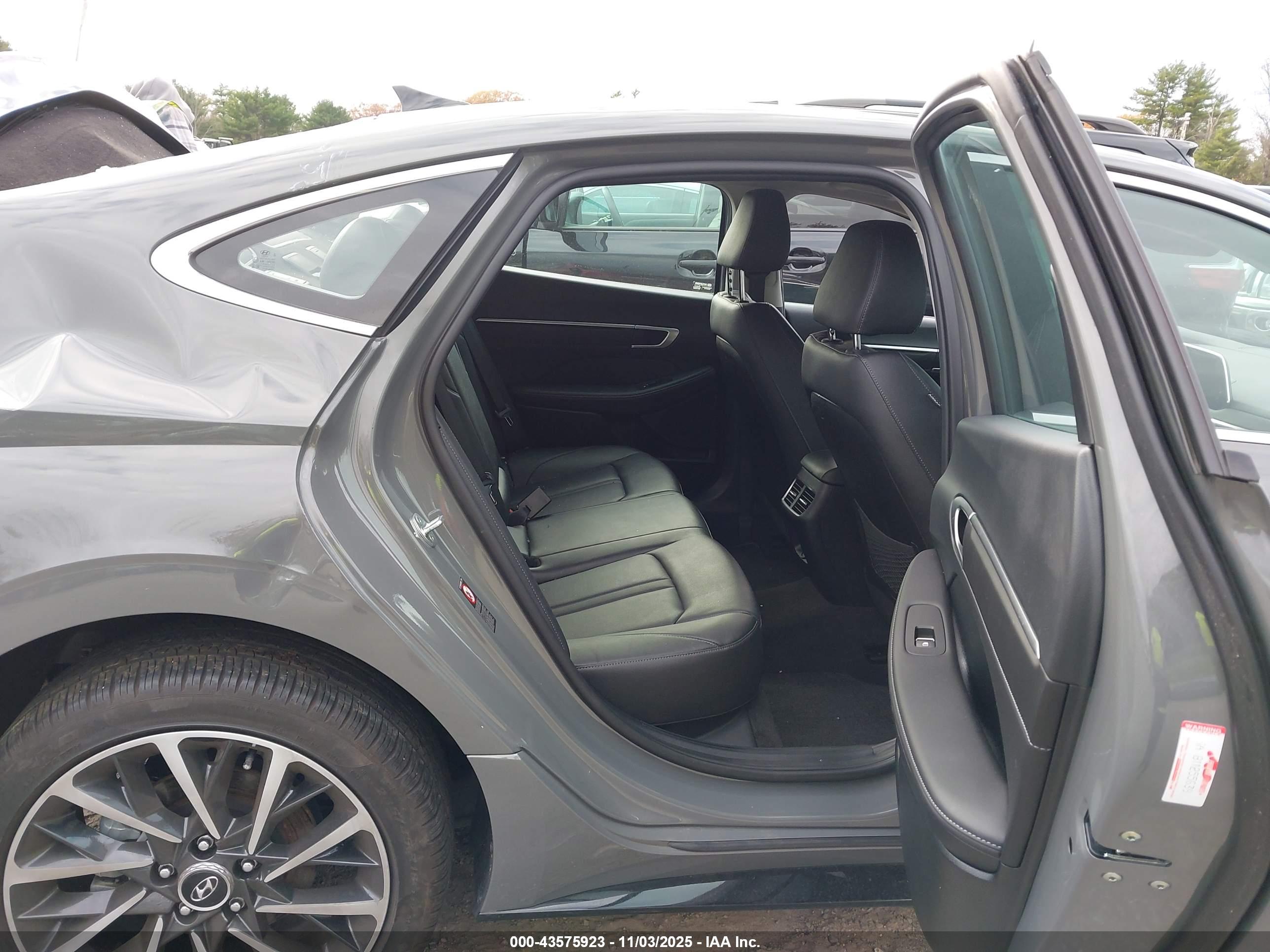 HYUNDAI SONATA image 8