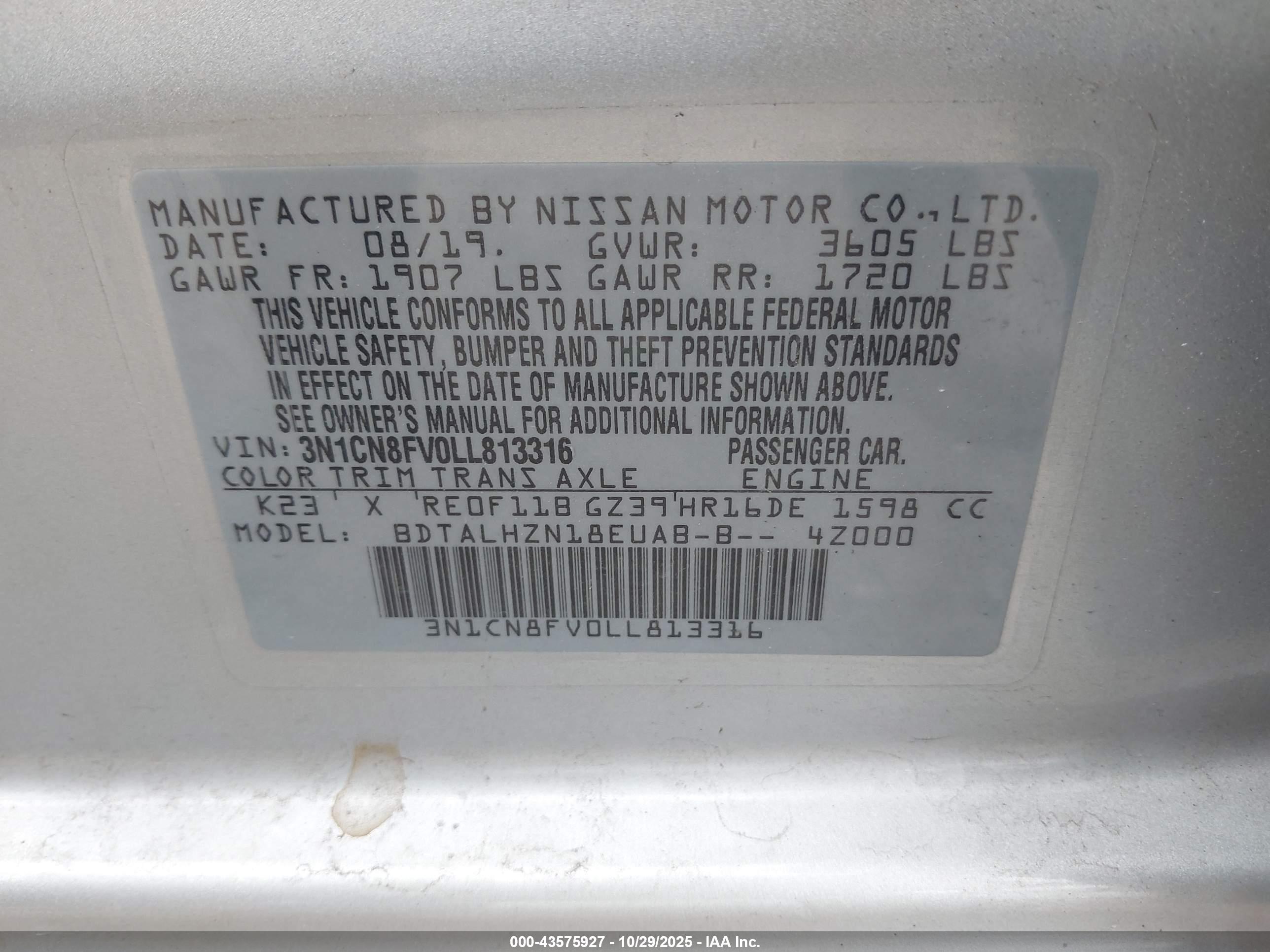 NISSAN VERSA image 9