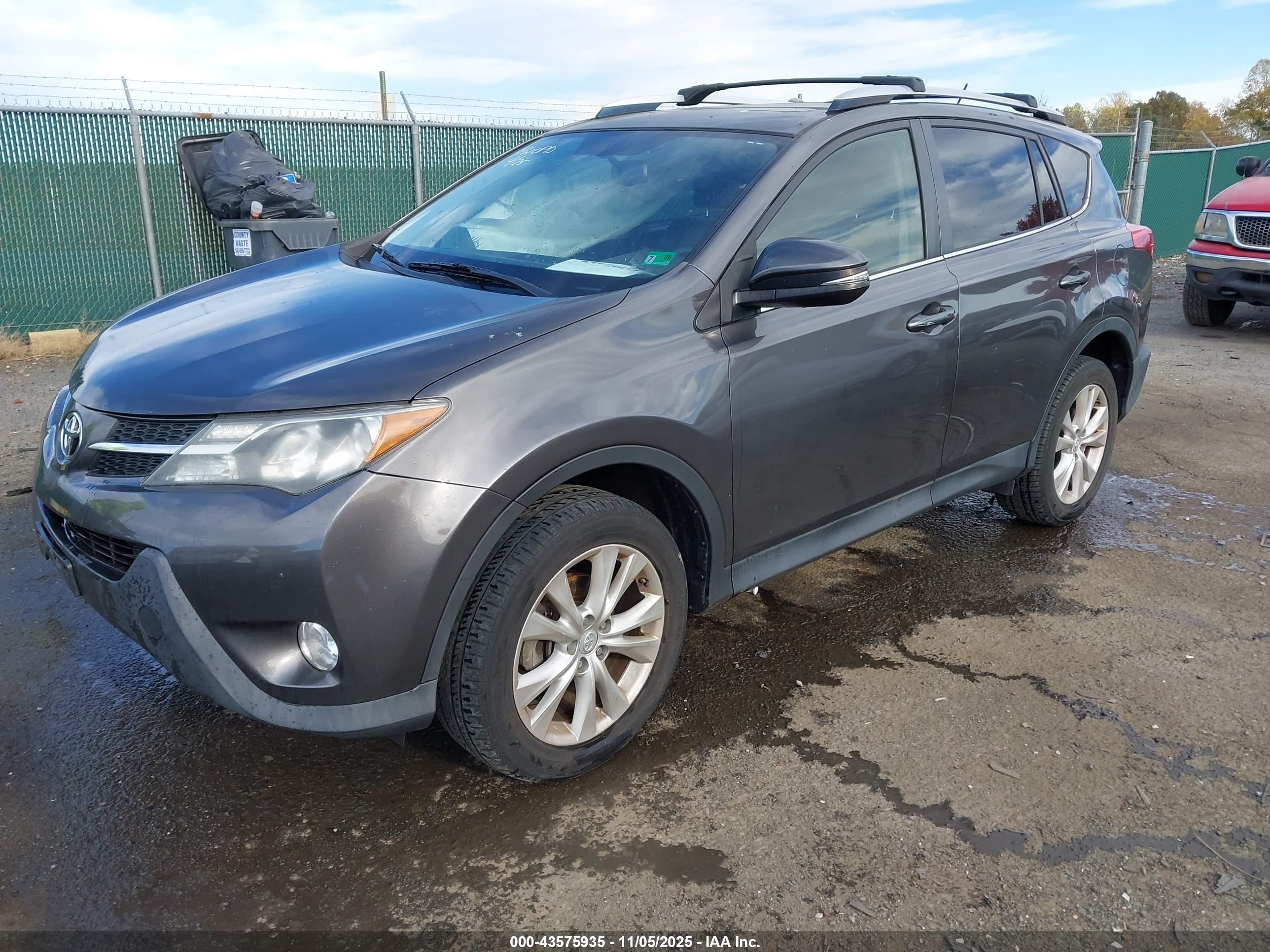 TOYOTA RAV4 image 2