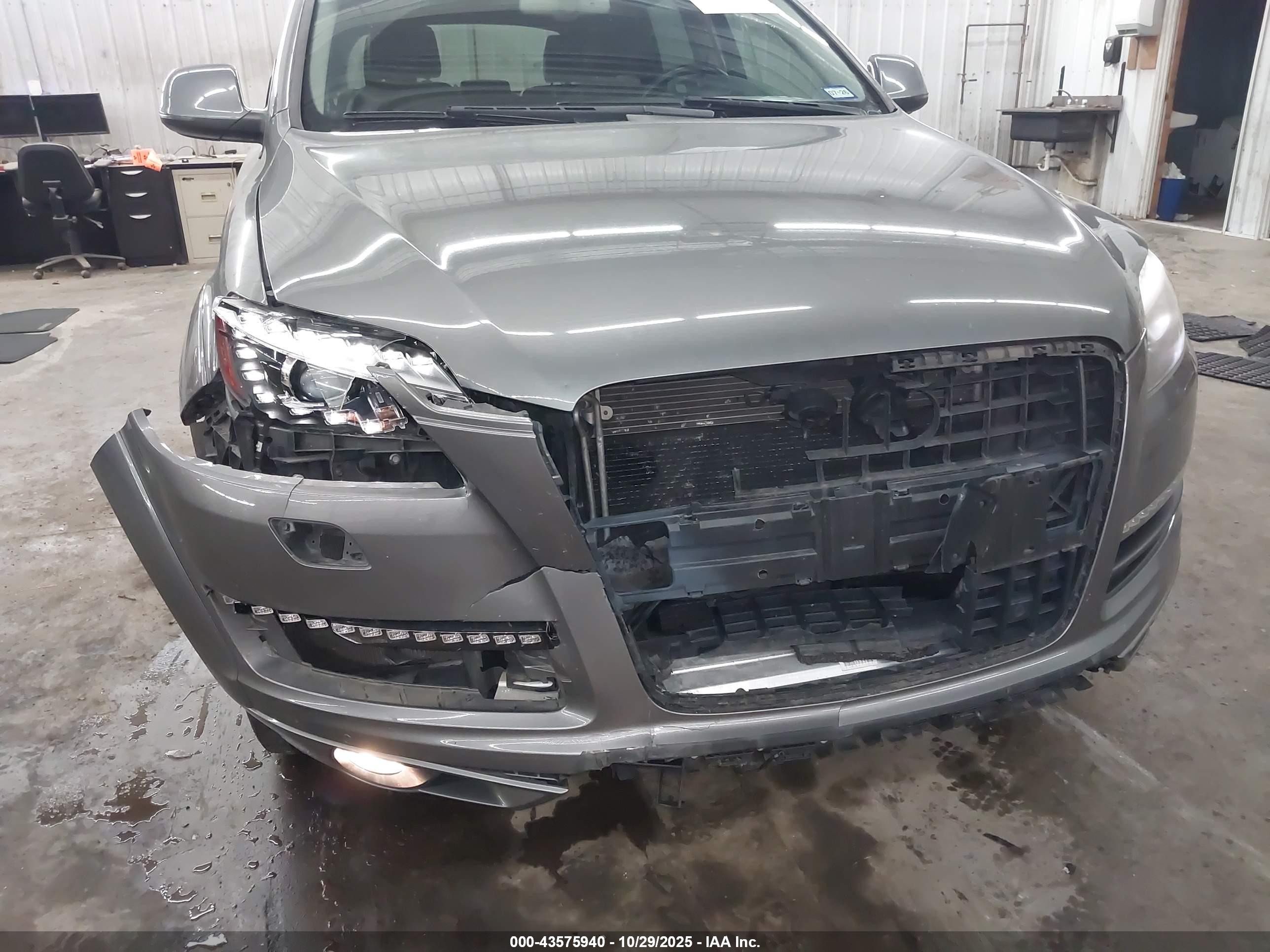 AUDI Q7 image 6