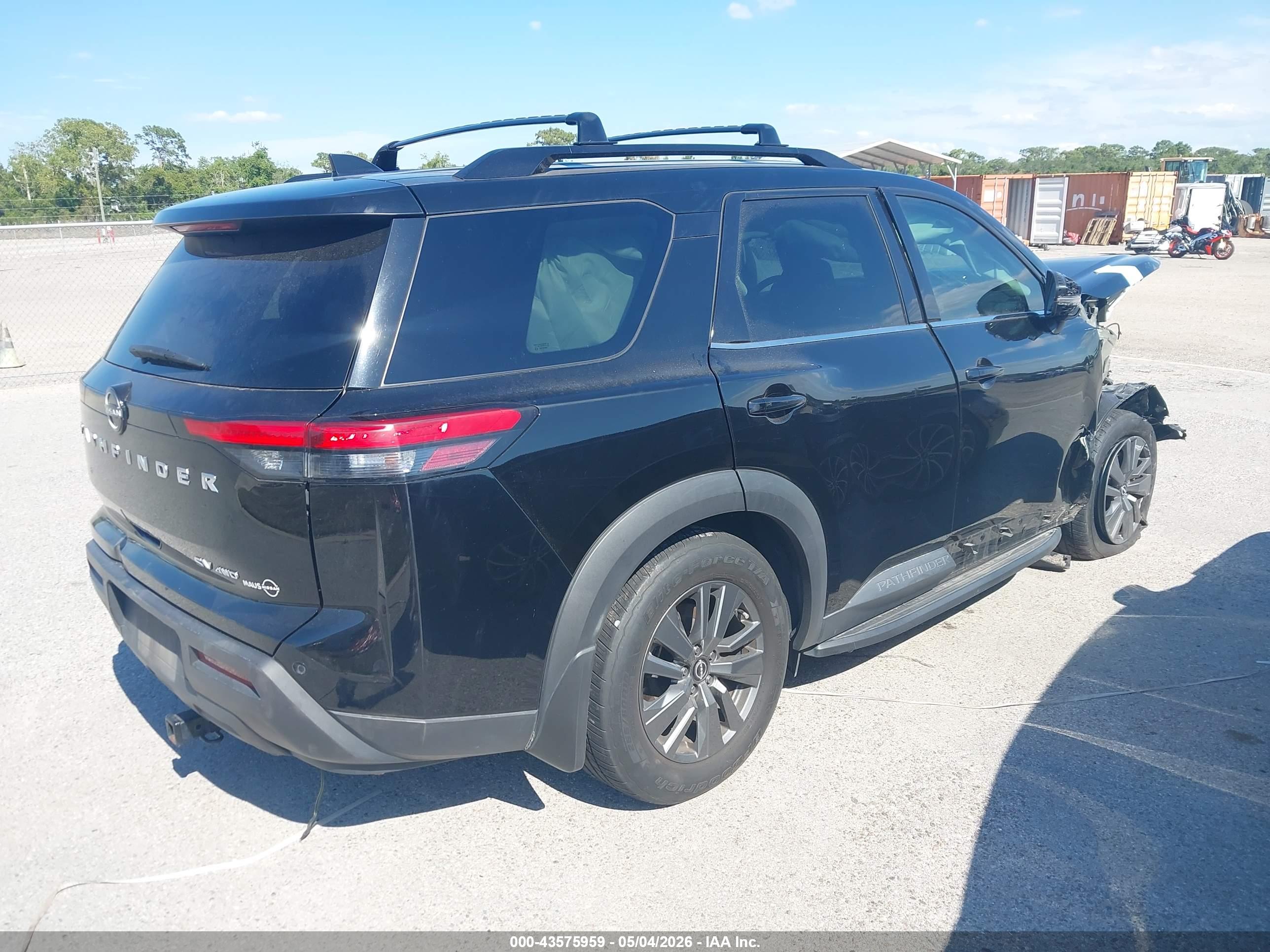 NISSAN PATHFINDER image 4