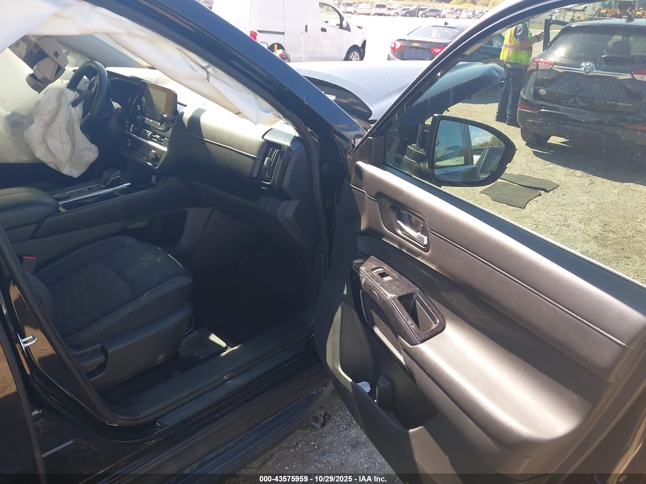 NISSAN PATHFINDER image 5