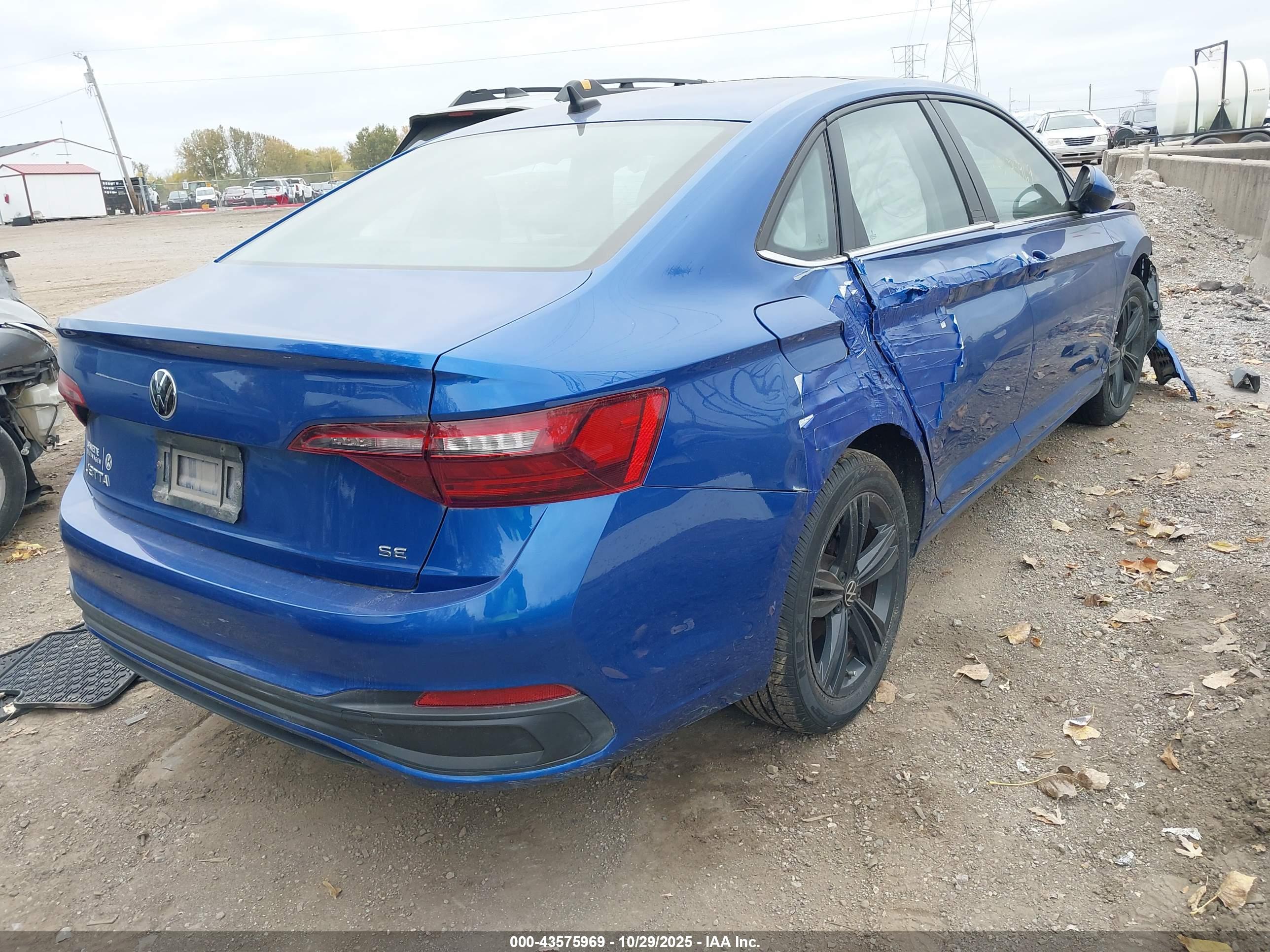 VOLKSWAGEN JETTA image 4