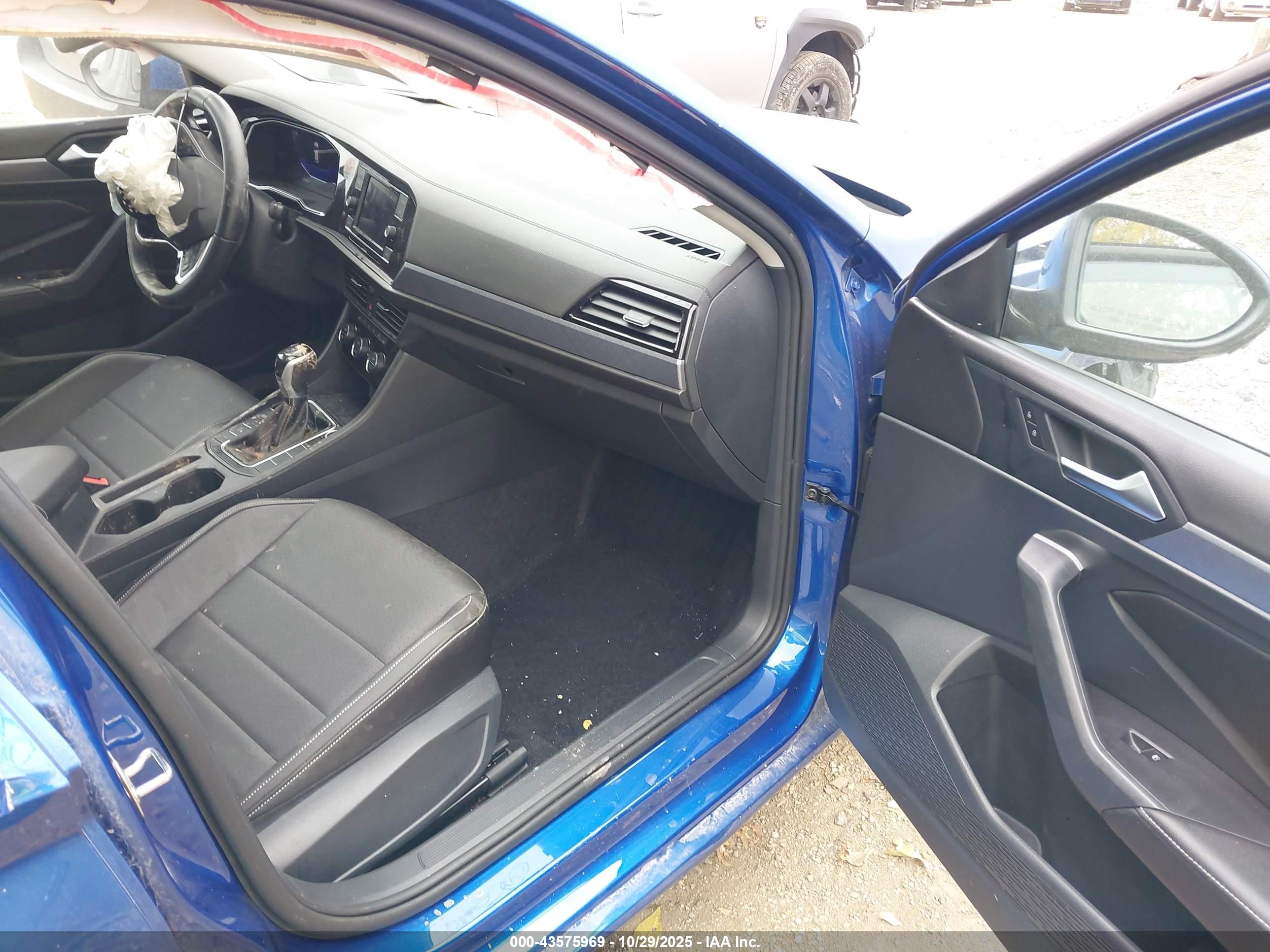 VOLKSWAGEN JETTA image 5