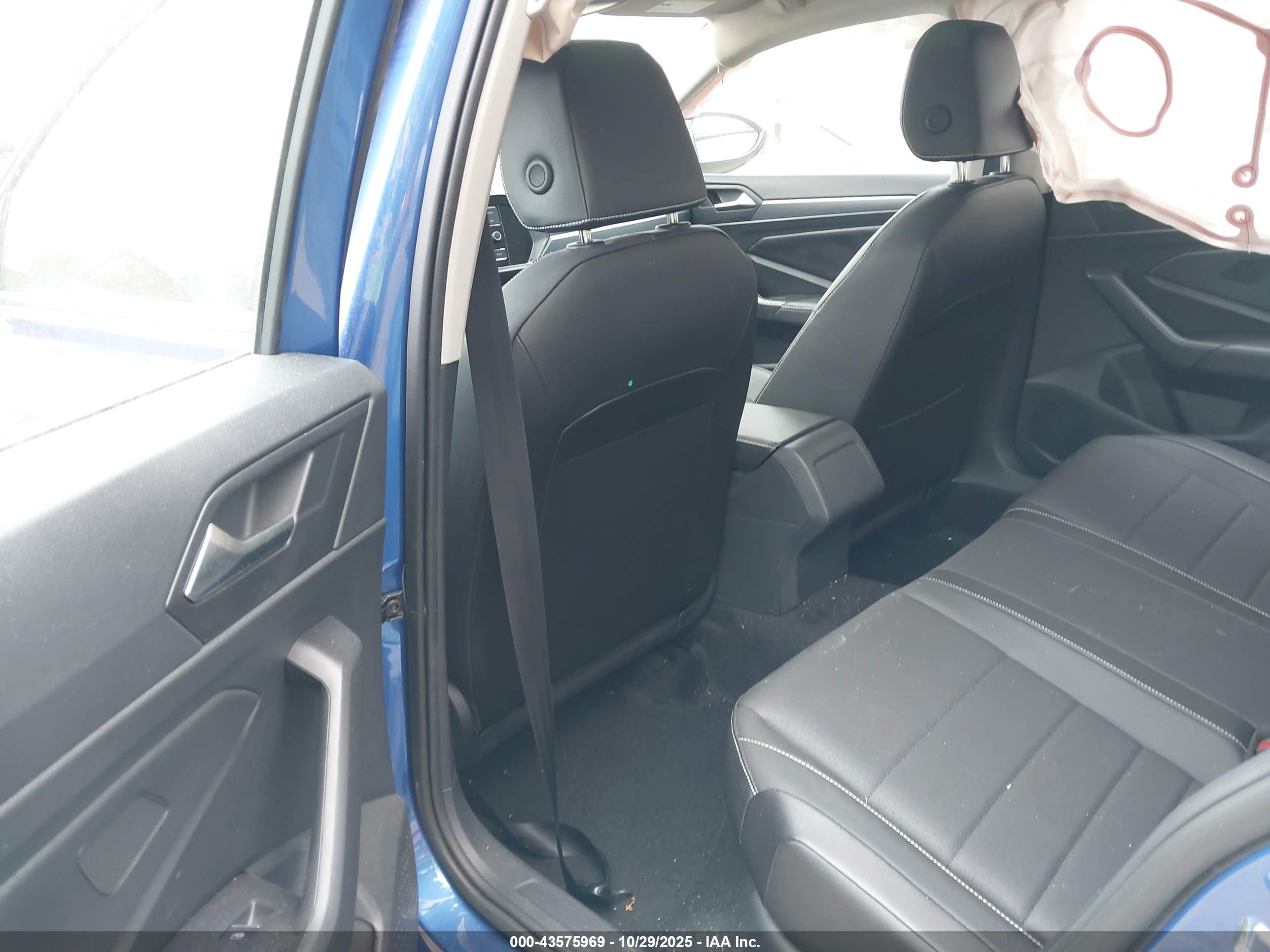 VOLKSWAGEN JETTA image 8