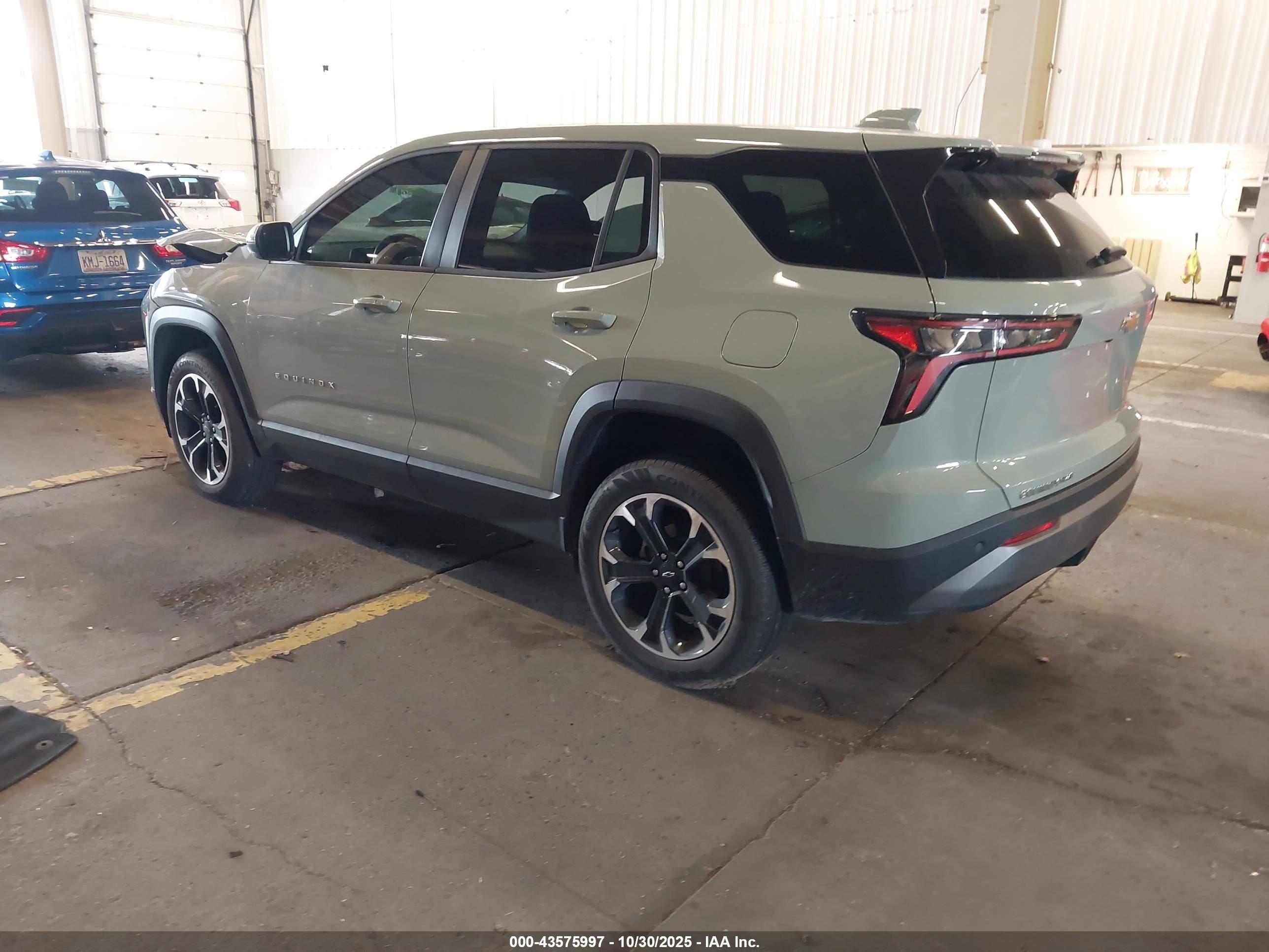 CHEVROLET EQUINOX image 3