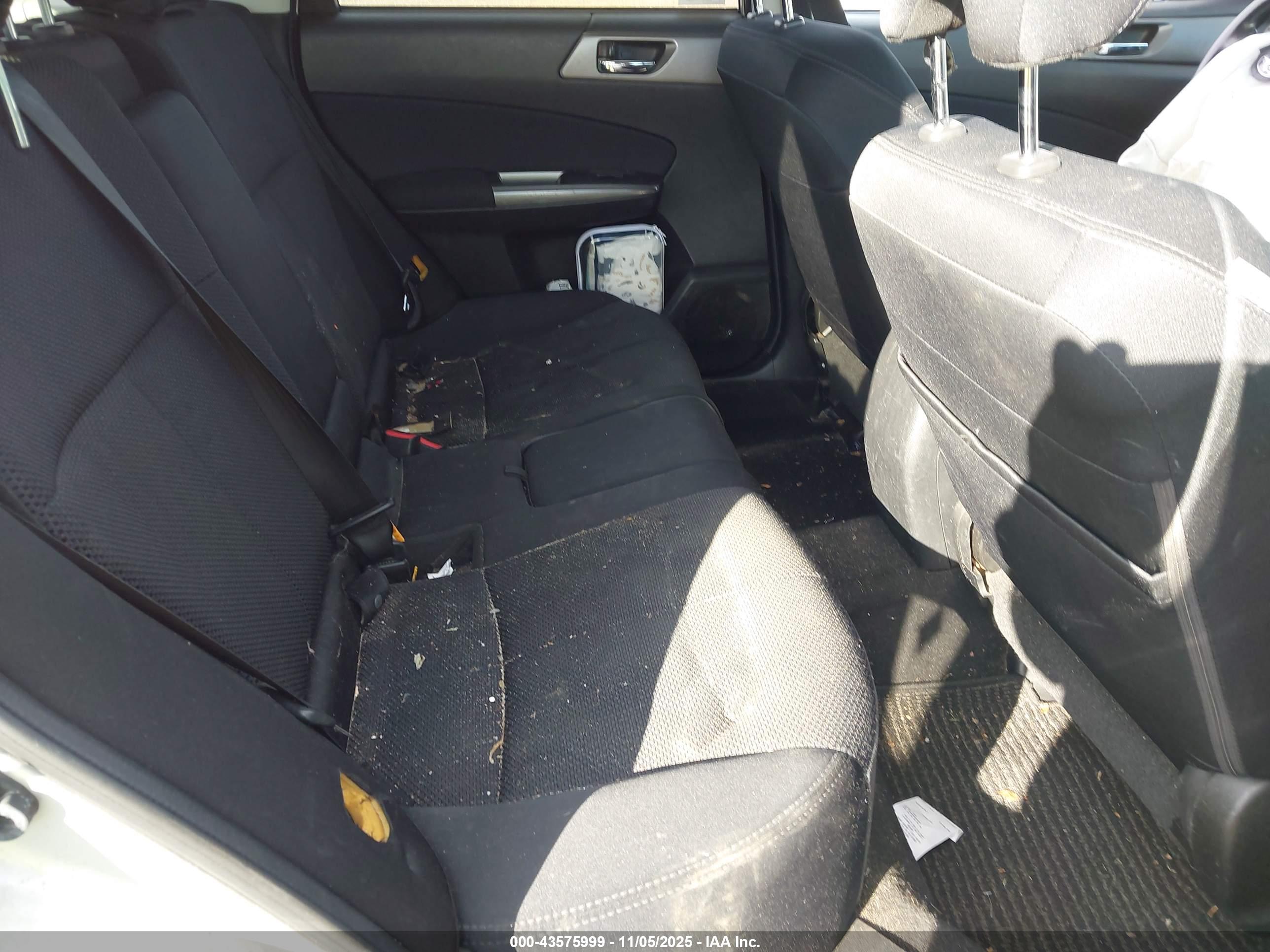 SUBARU FORESTER image 8