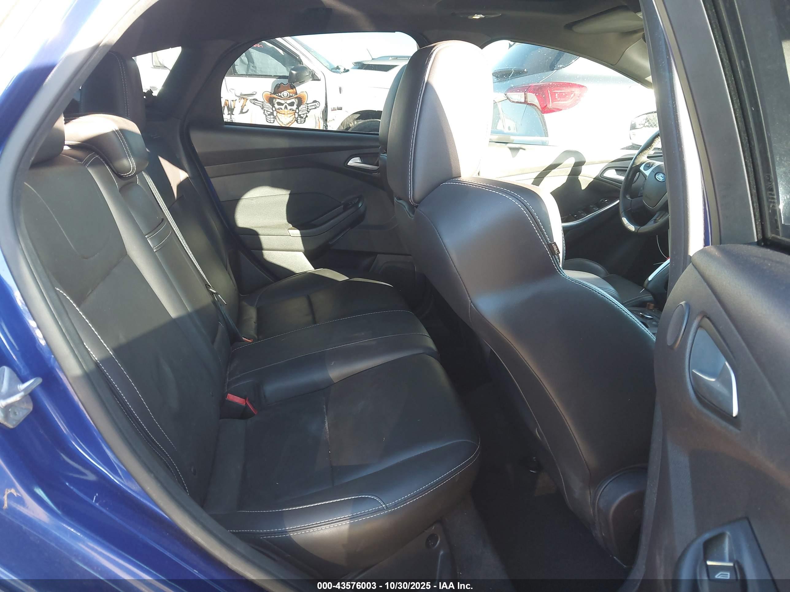 FORD FOCUS image 8