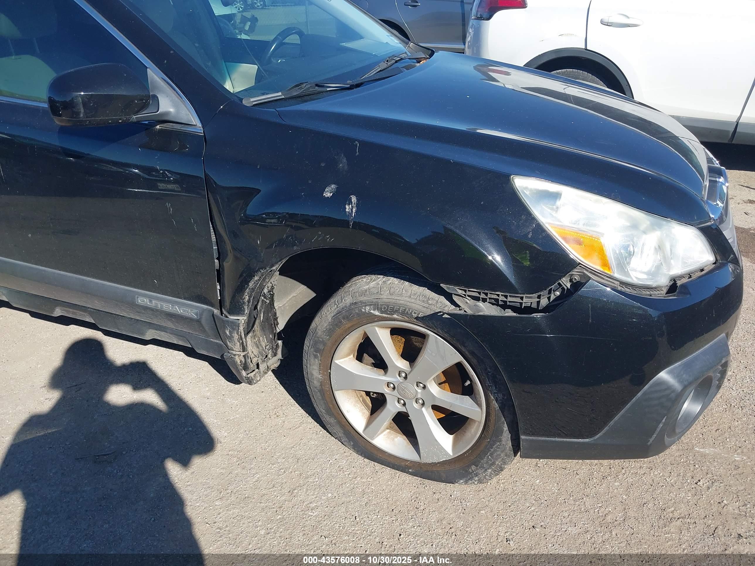 SUBARU OUTBACK image 6