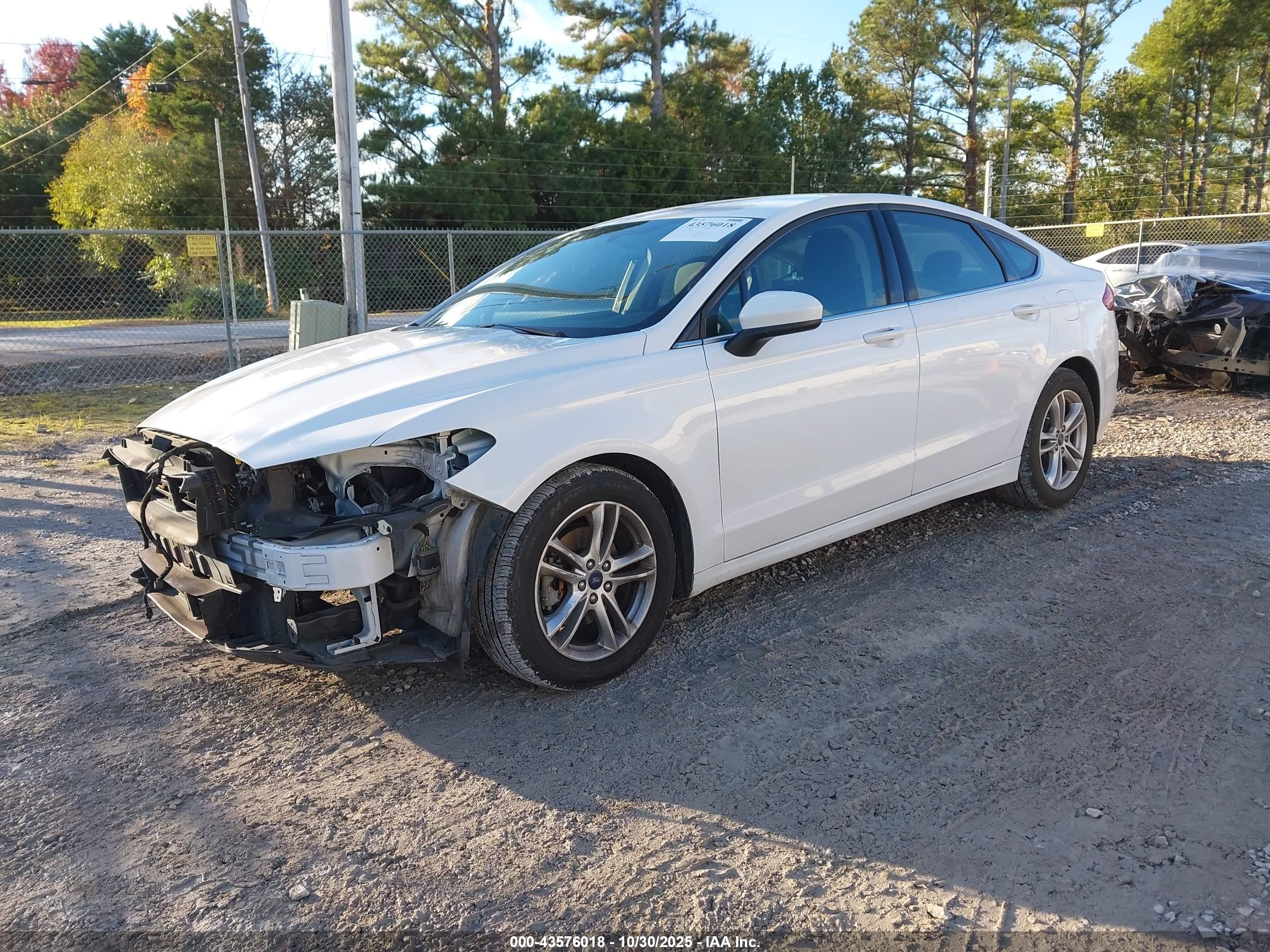 FORD FUSION image 2
