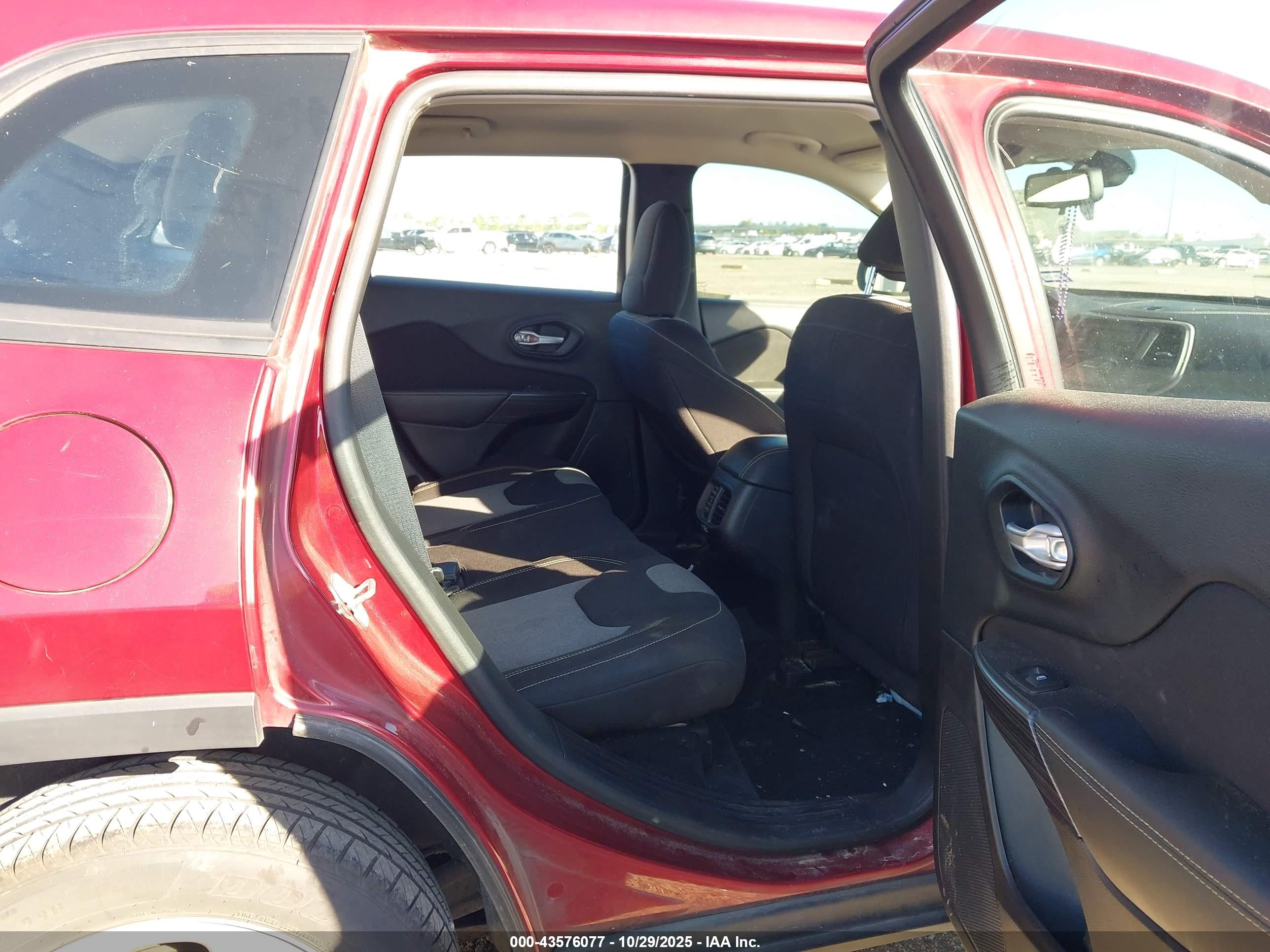 JEEP CHEROKEE image 8