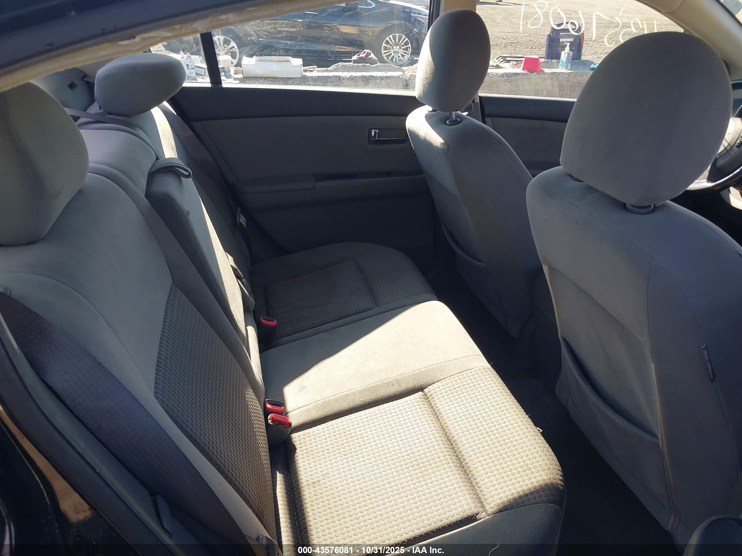 NISSAN SENTRA image 8
