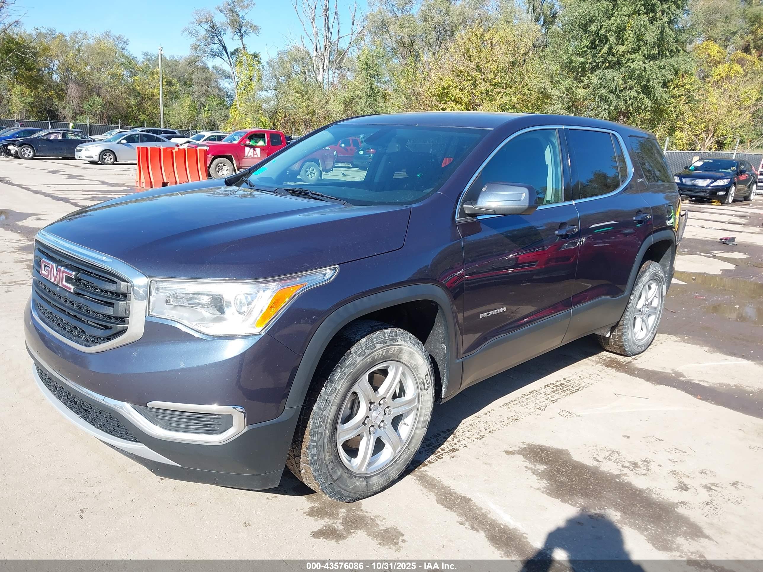 GMC ACADIA image 2