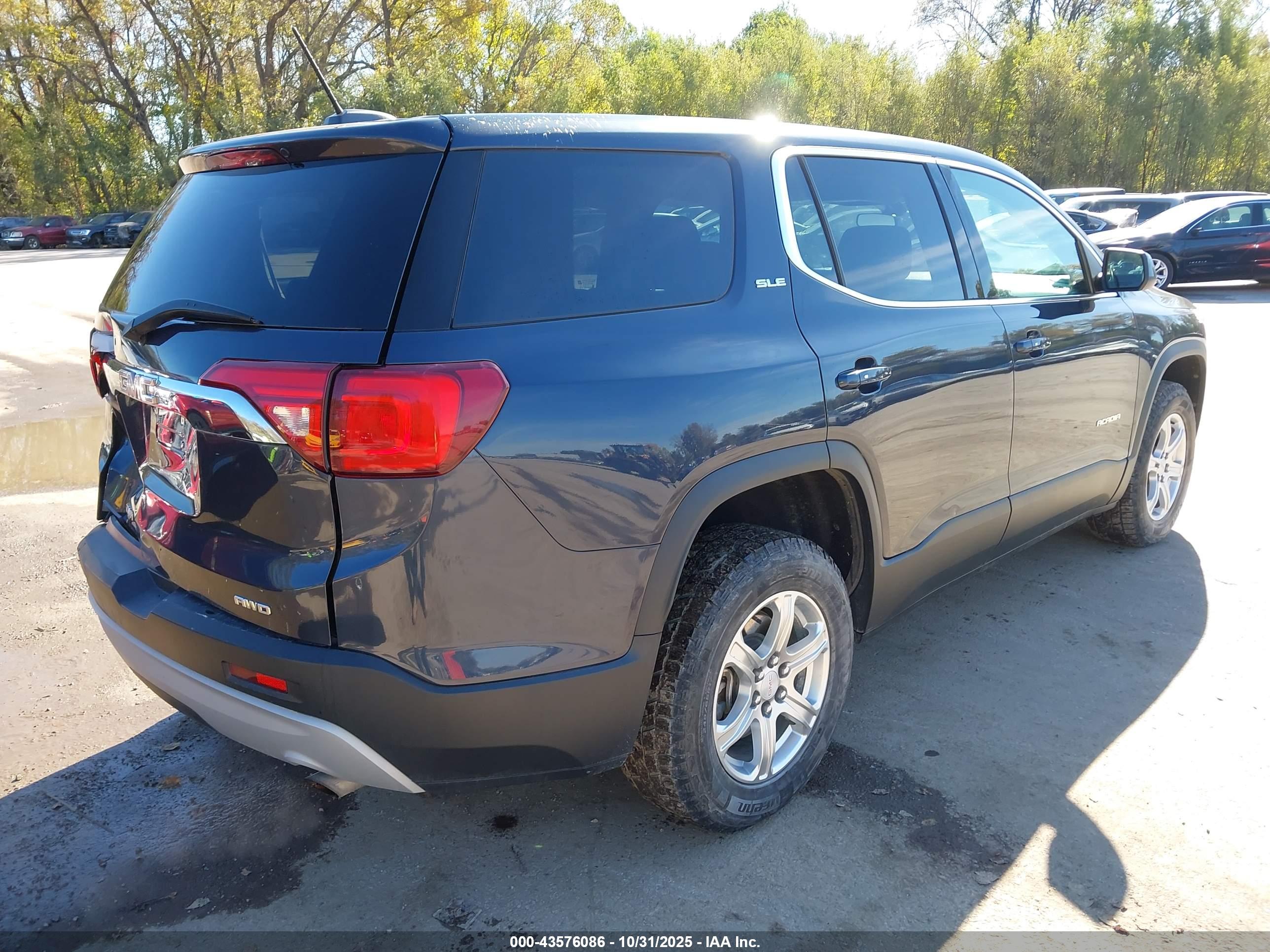 GMC ACADIA image 4