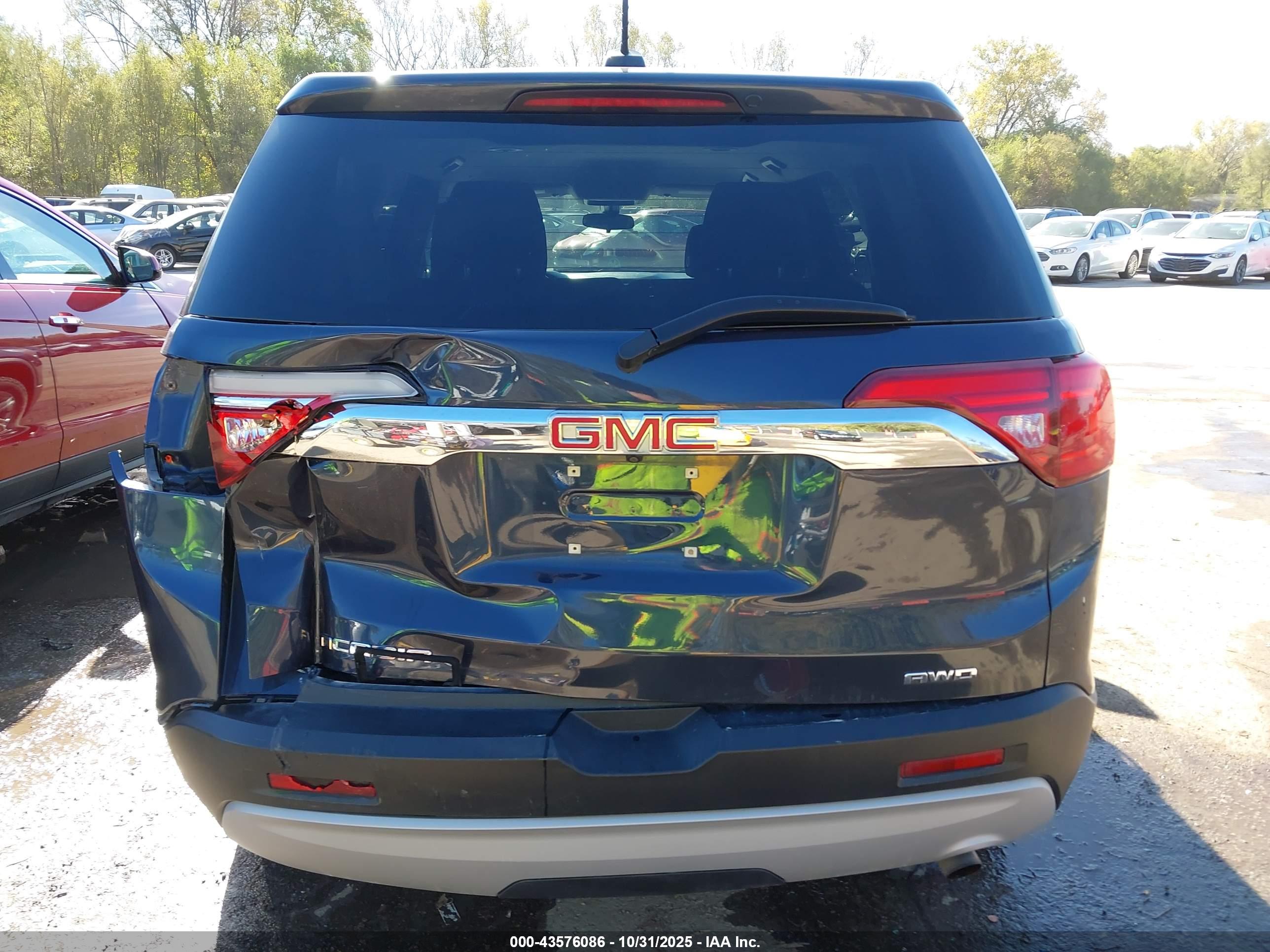 GMC ACADIA image 6