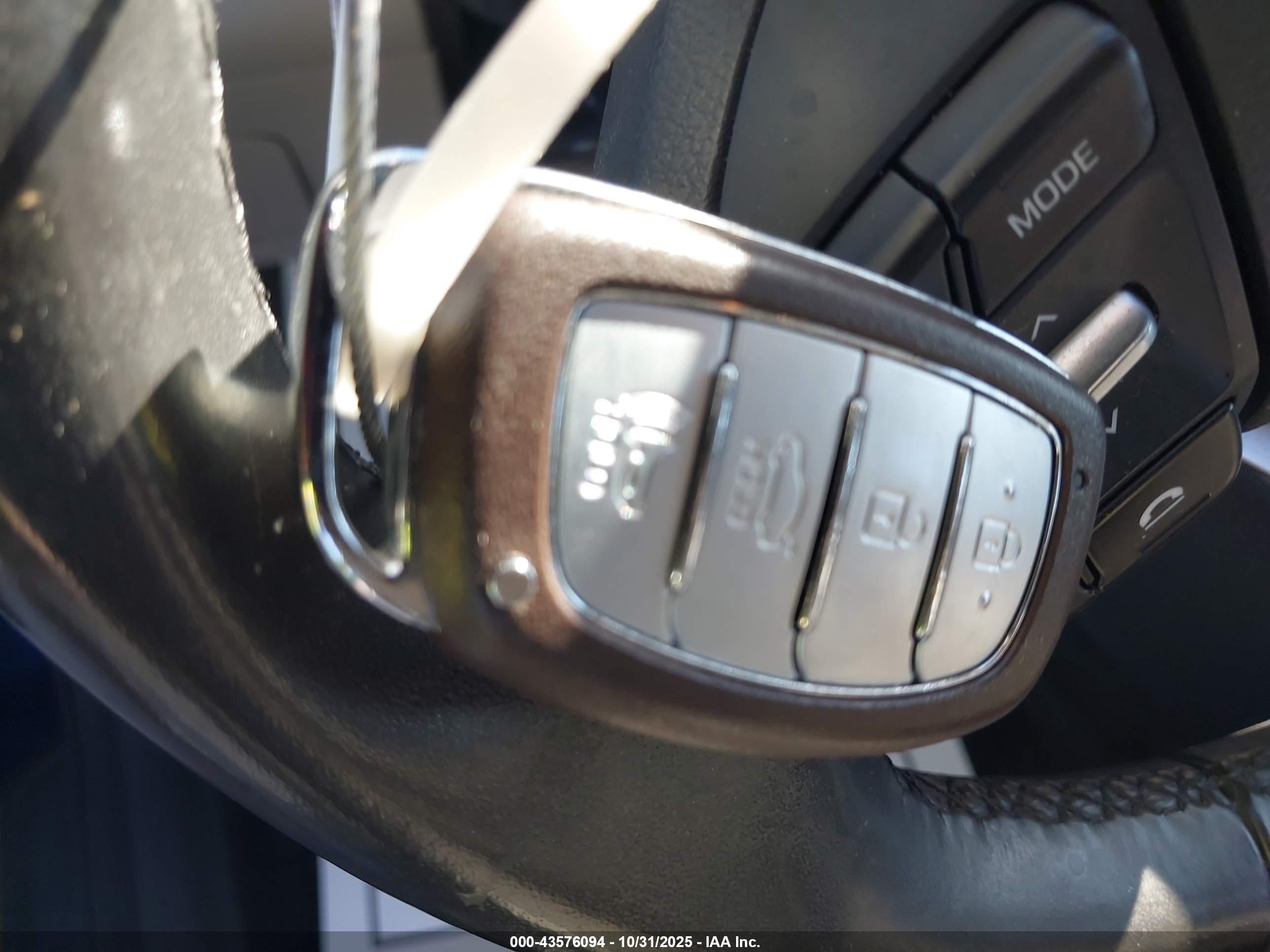 HYUNDAI ELANTRA image 11