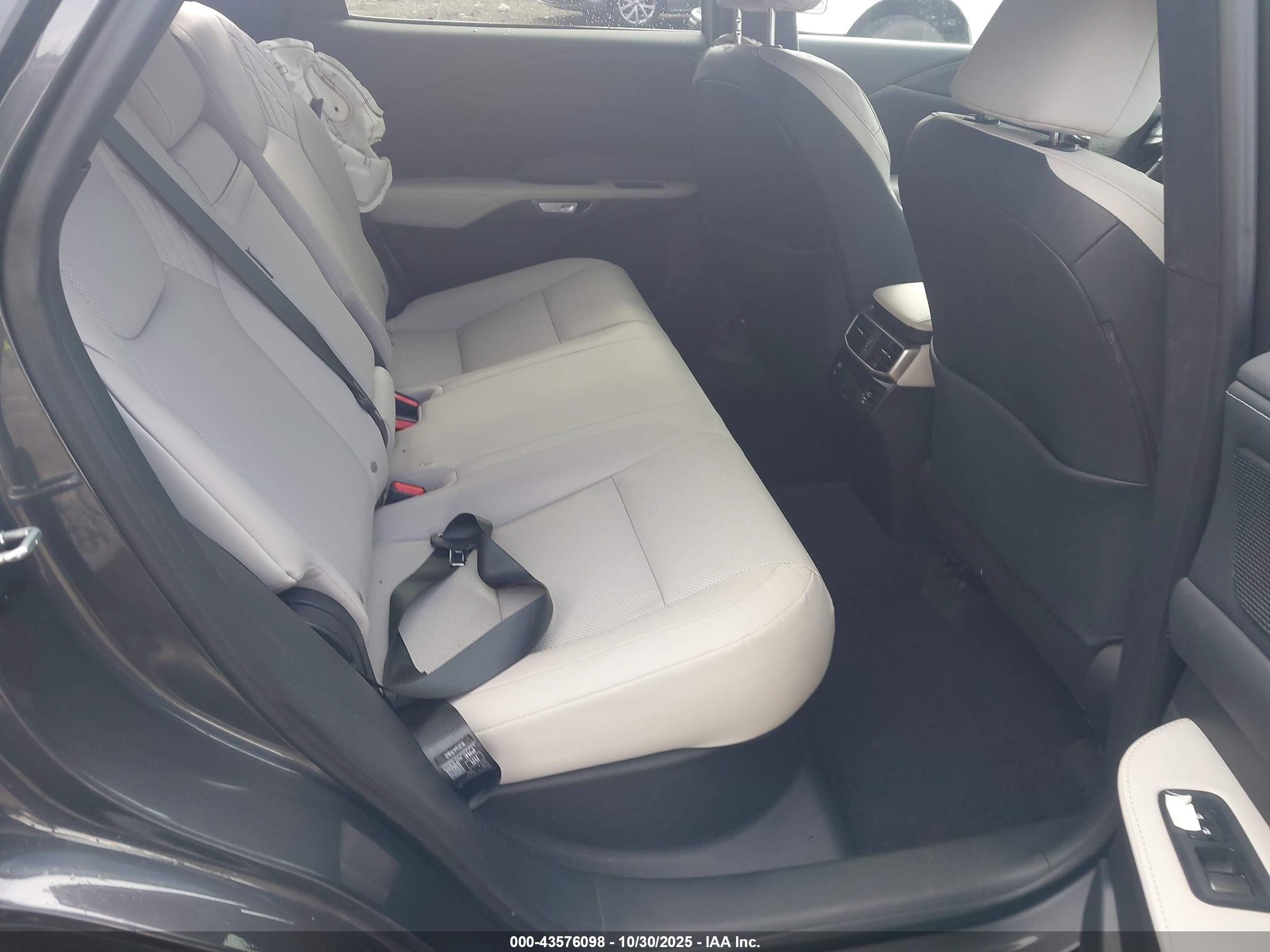 LEXUS RX image 8