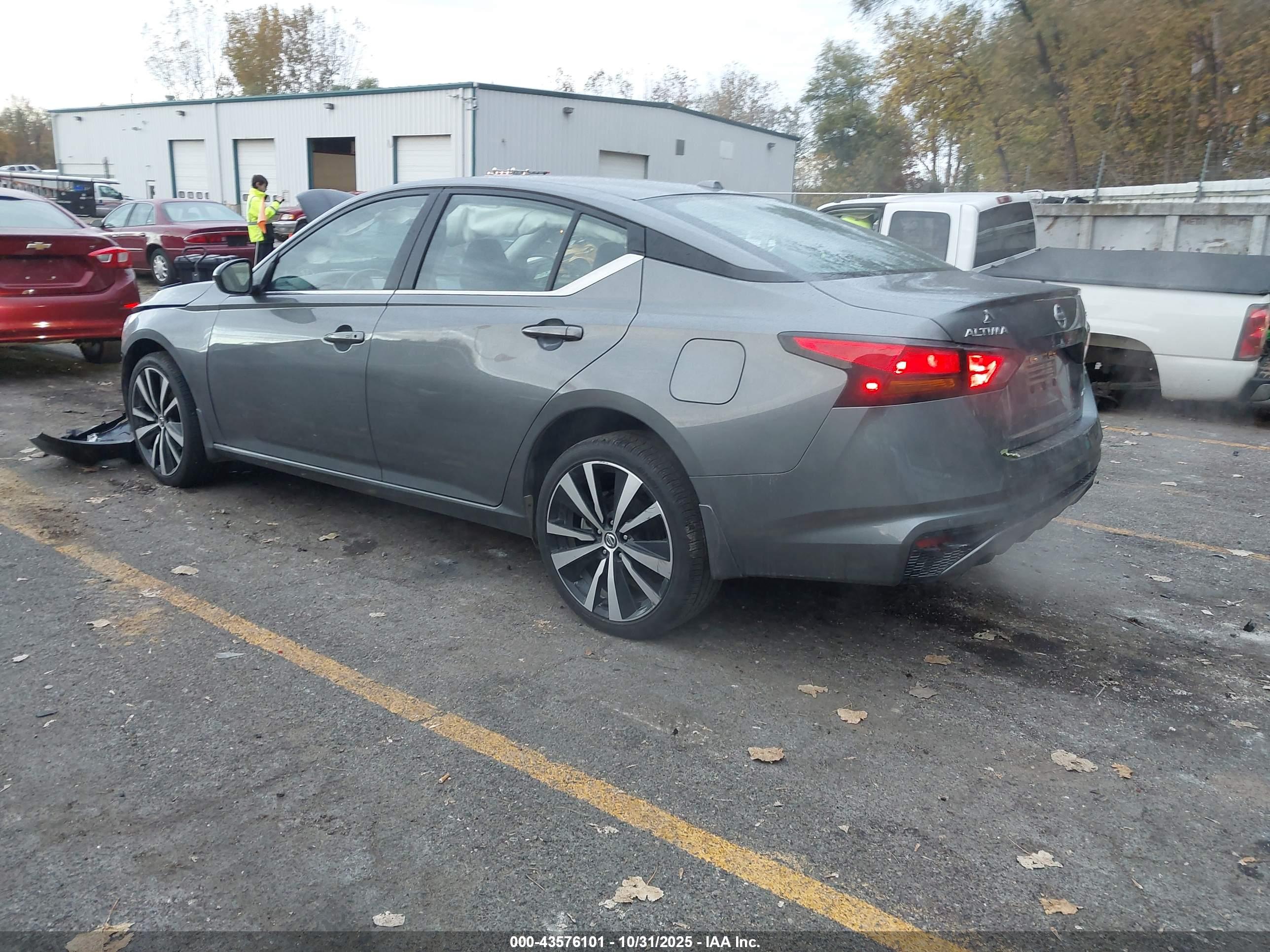 NISSAN ALTIMA image 3