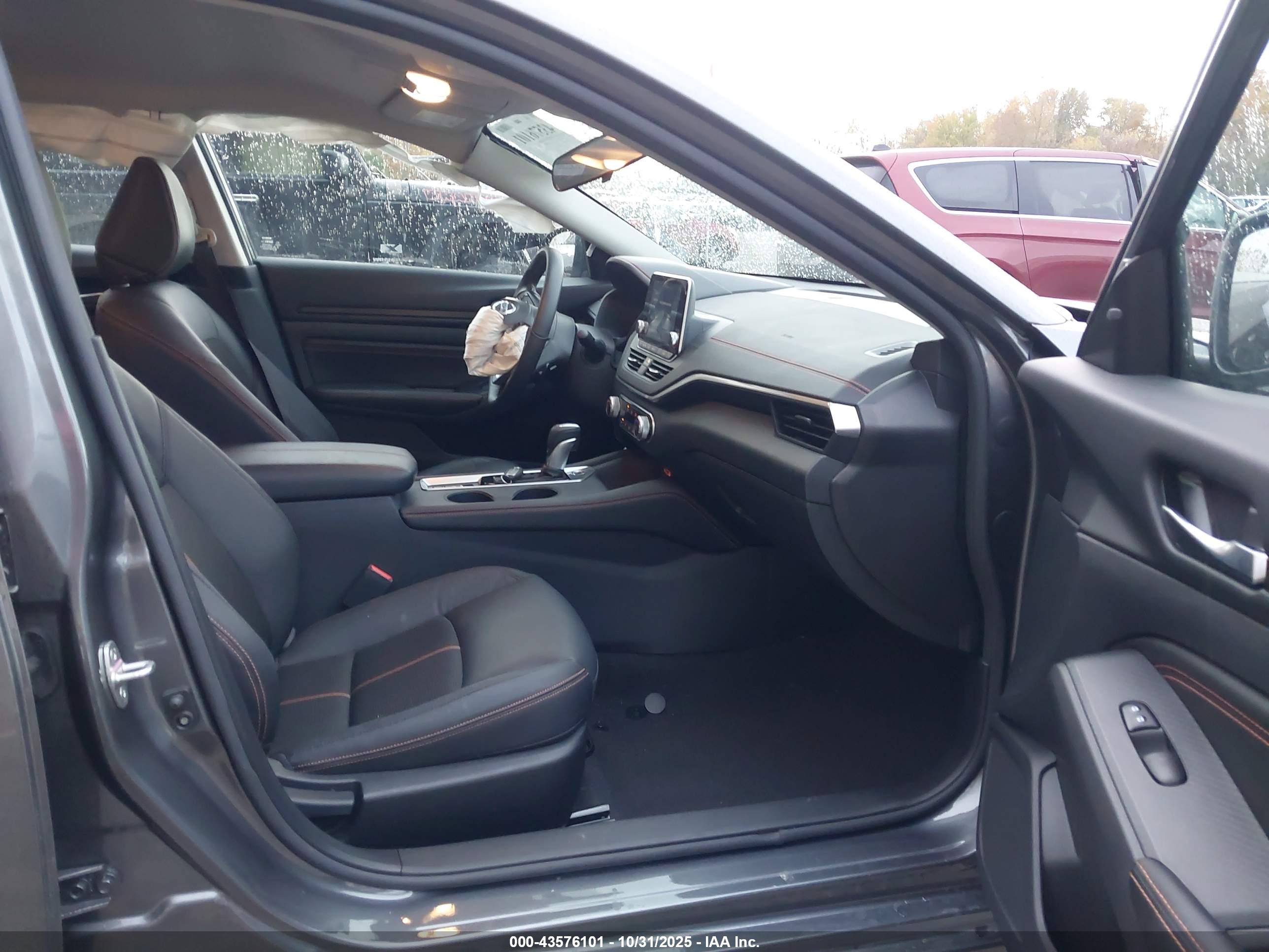 NISSAN ALTIMA image 5