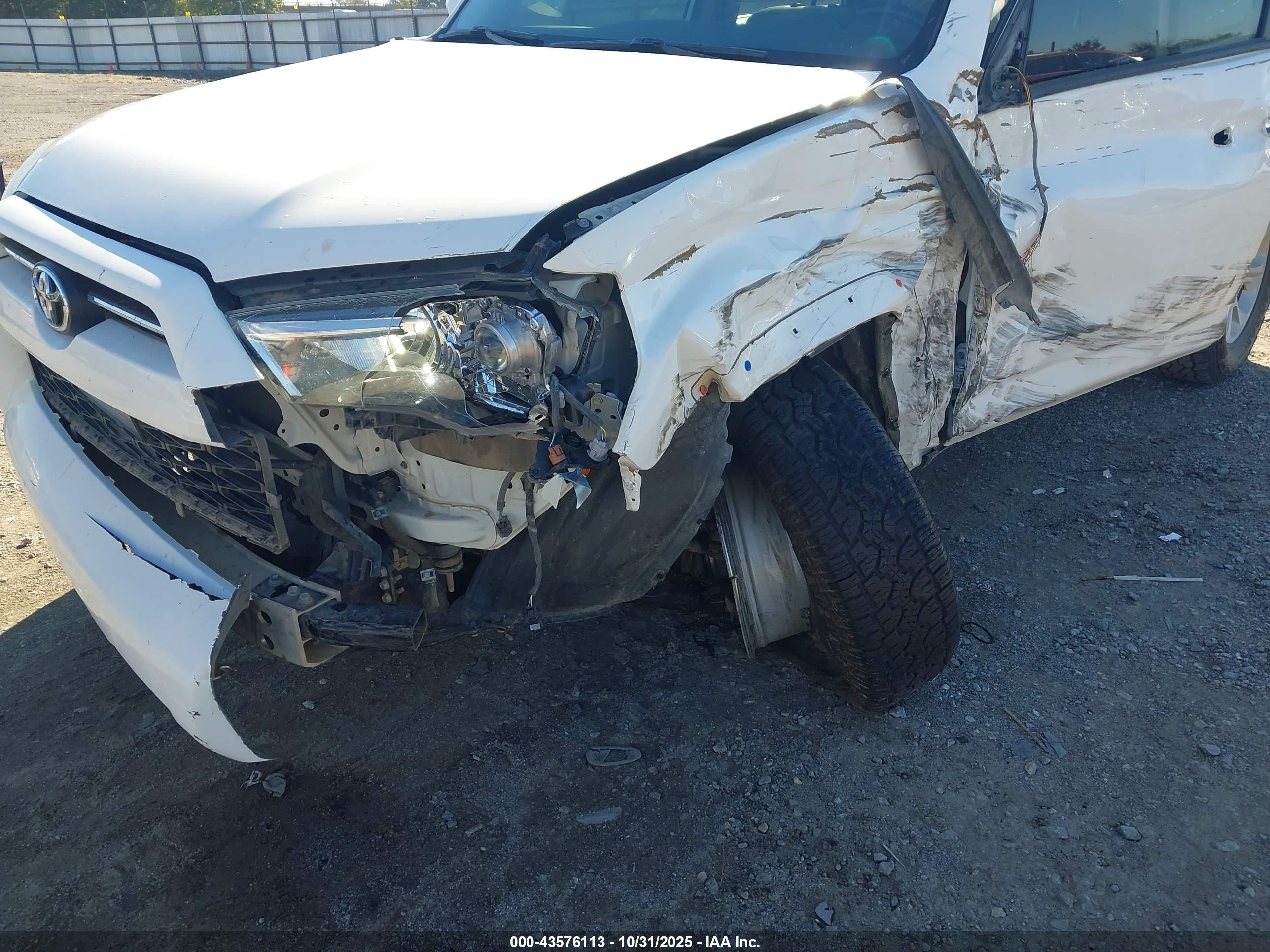 TOYOTA 4RUNNER image 6