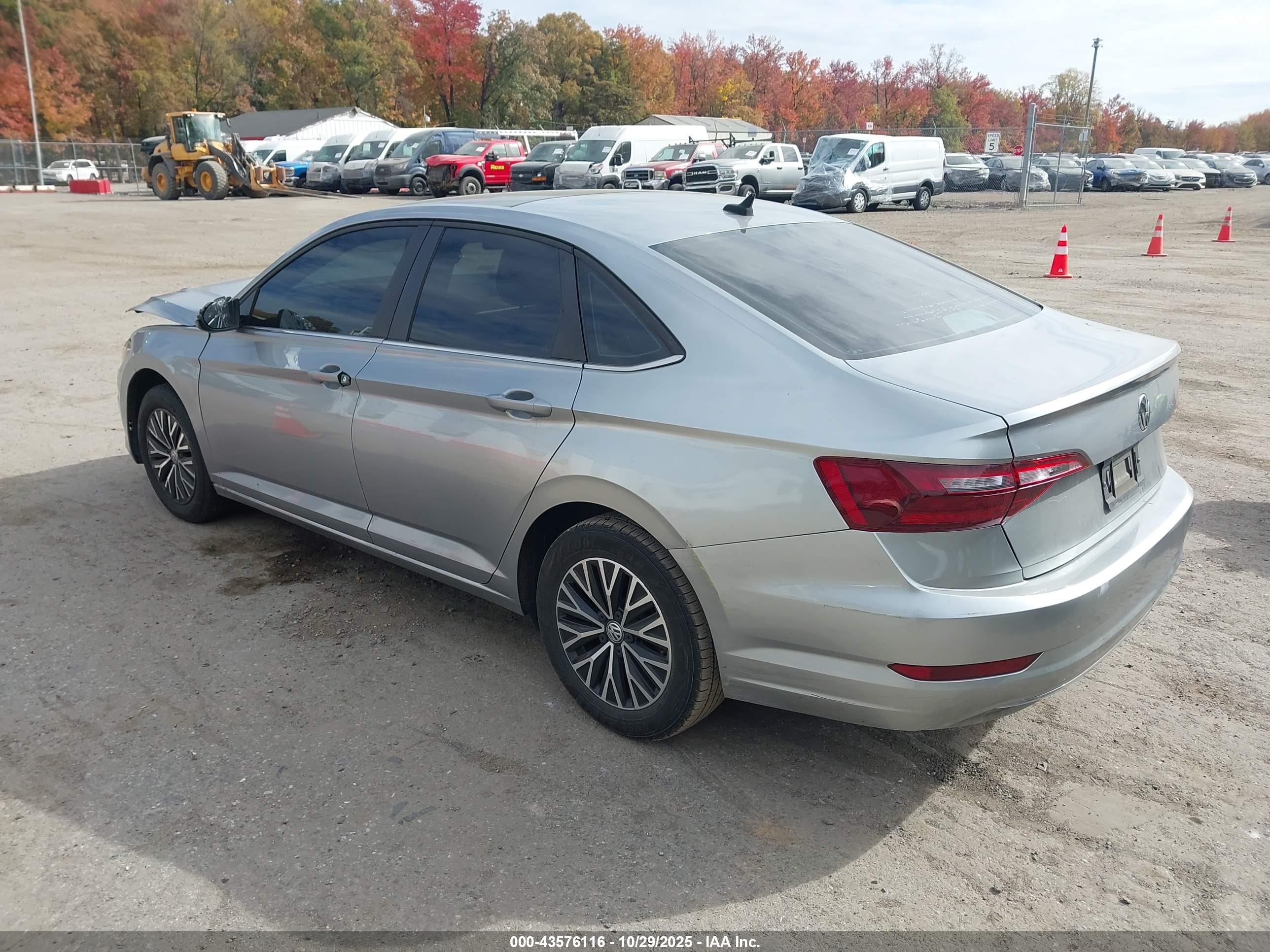 VOLKSWAGEN JETTA image 3