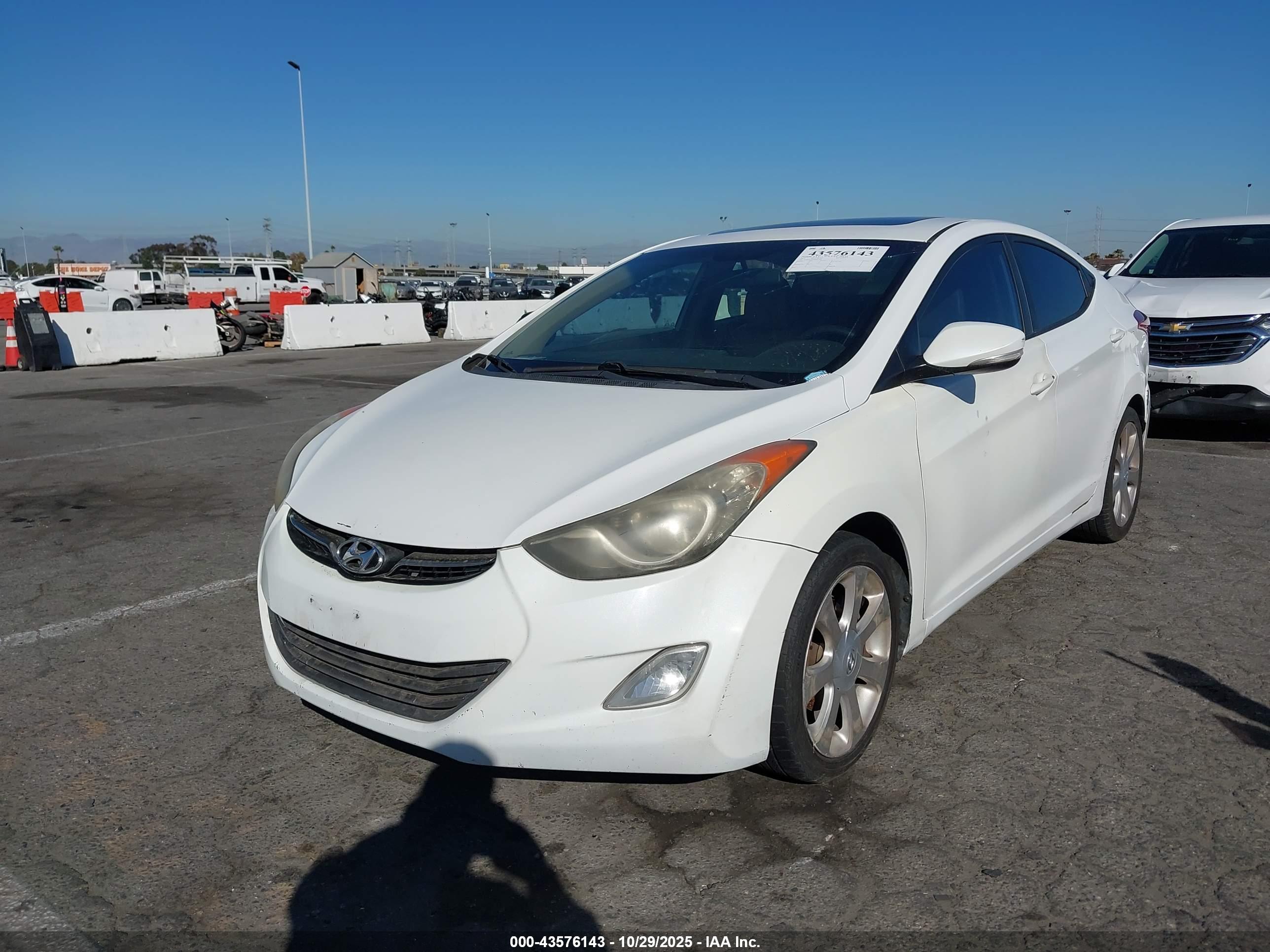 HYUNDAI ELANTRA image 2