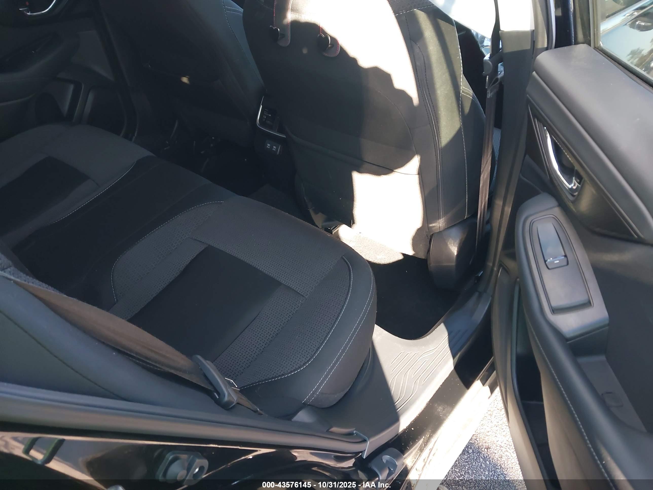 SUBARU OUTBACK image 8