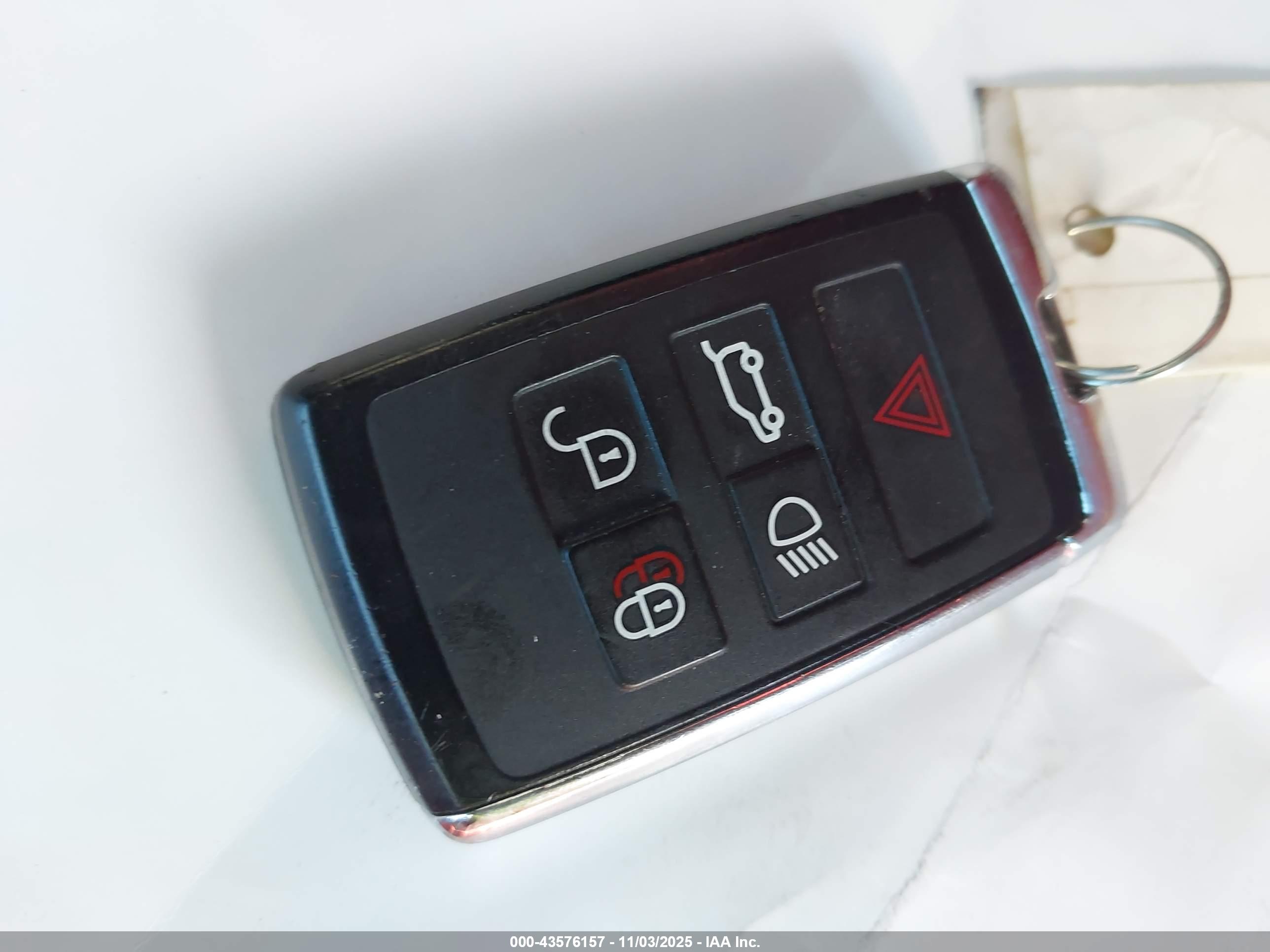 LAND ROVER image 11