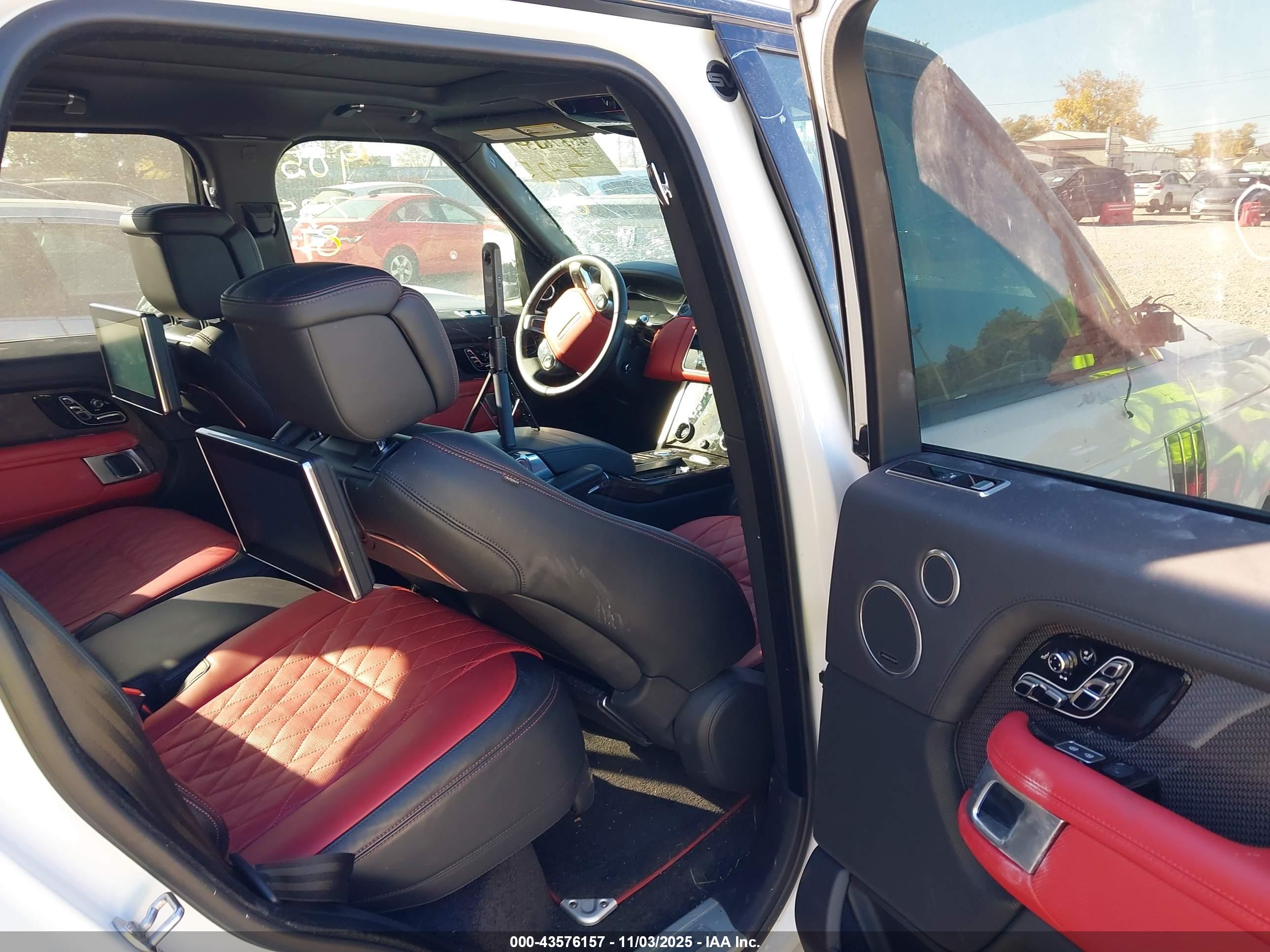 LAND ROVER image 8